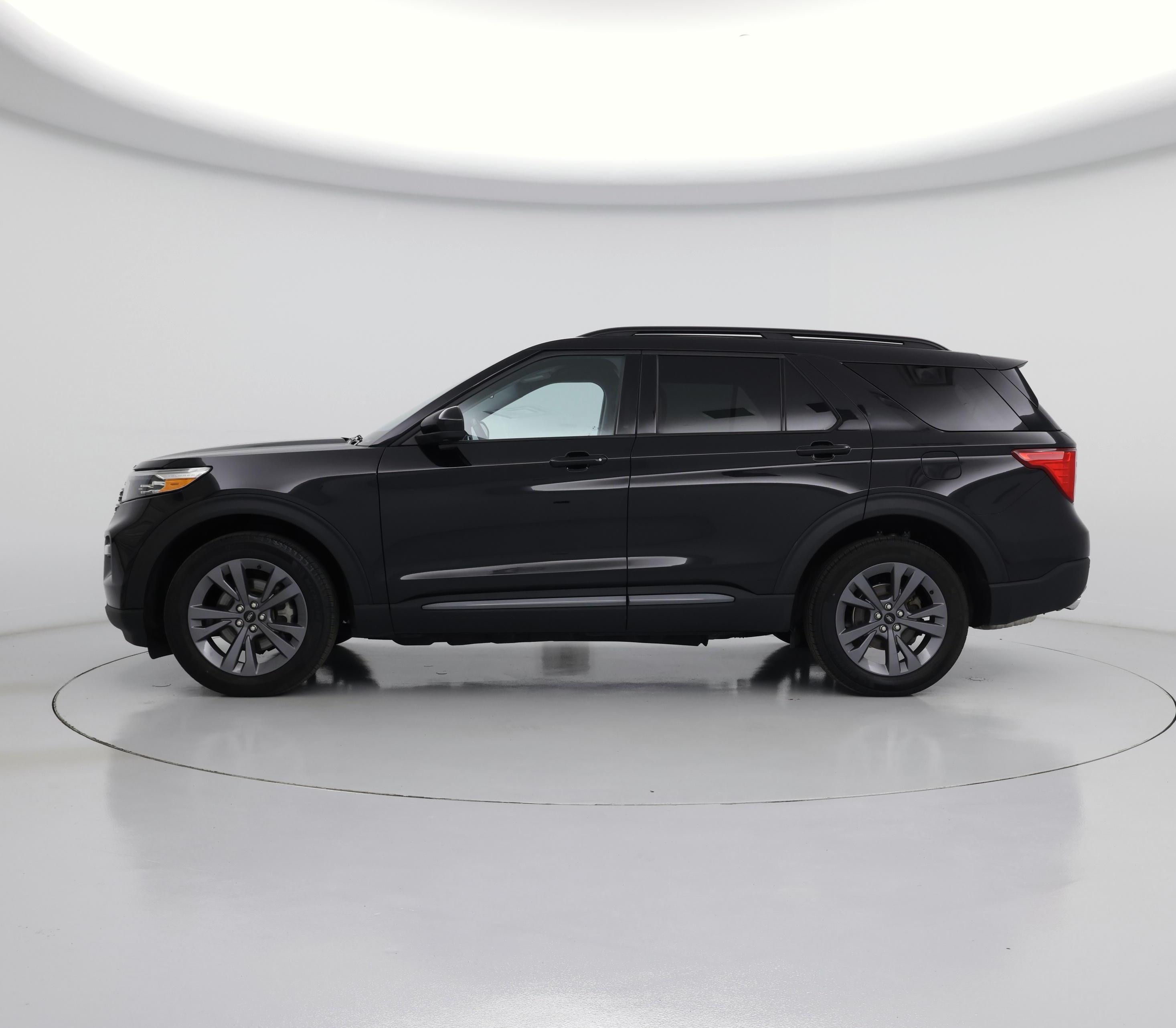 Thumbnail: 2023 Ford Explorer - 3