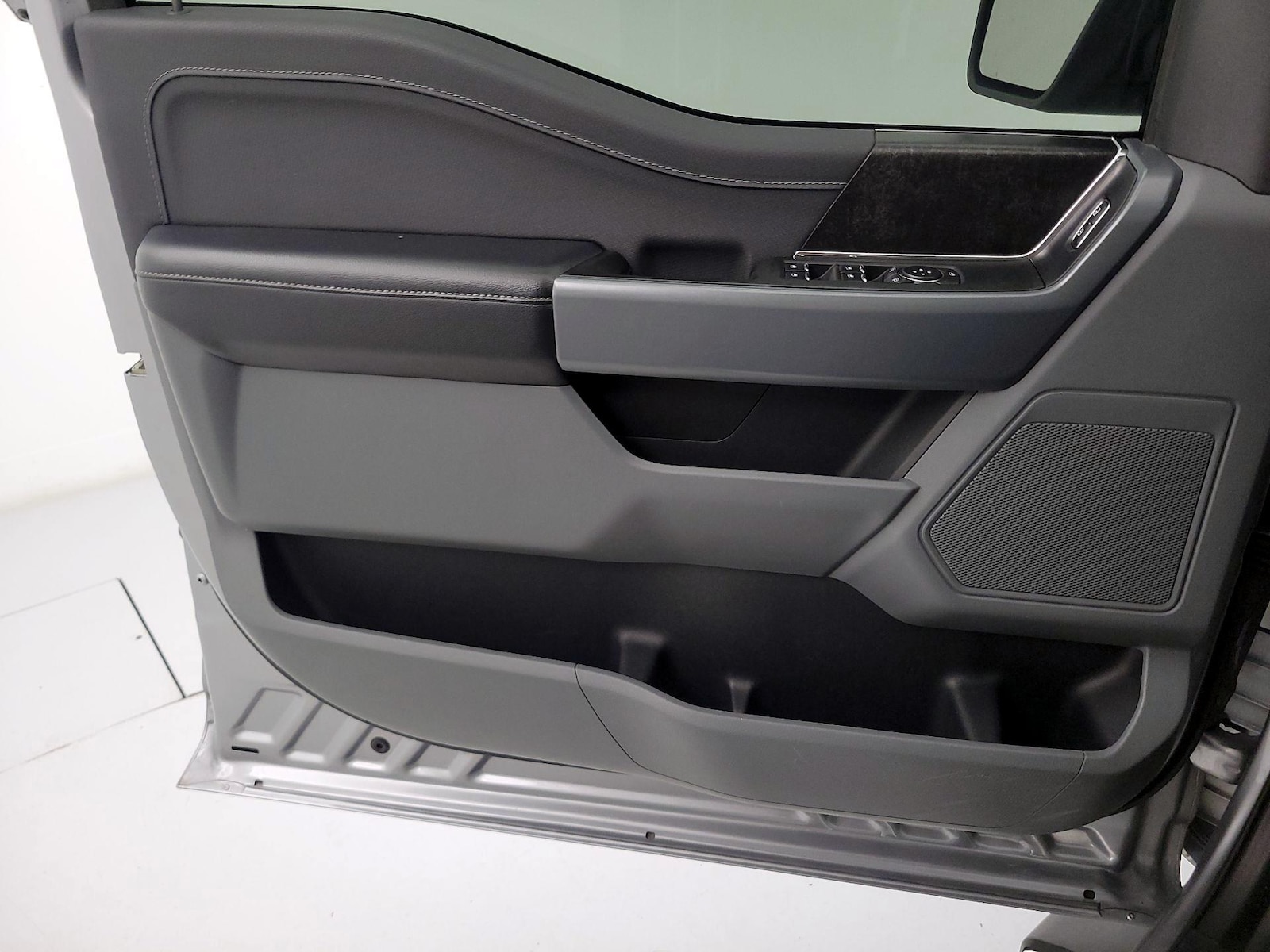 2023 Ford F-150 XLT - Photo 13