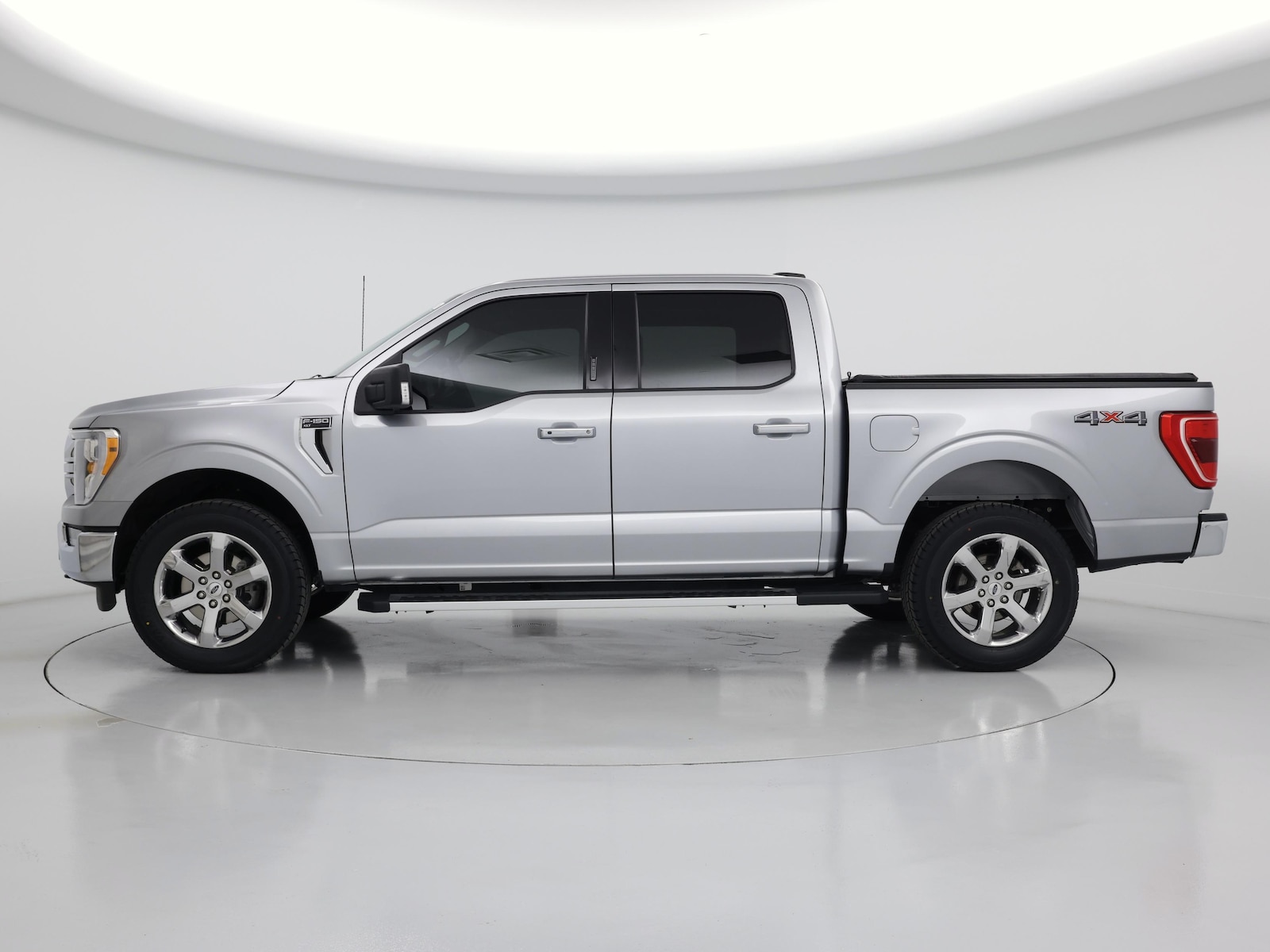 2023 Ford F-150 XLT - Photo 4