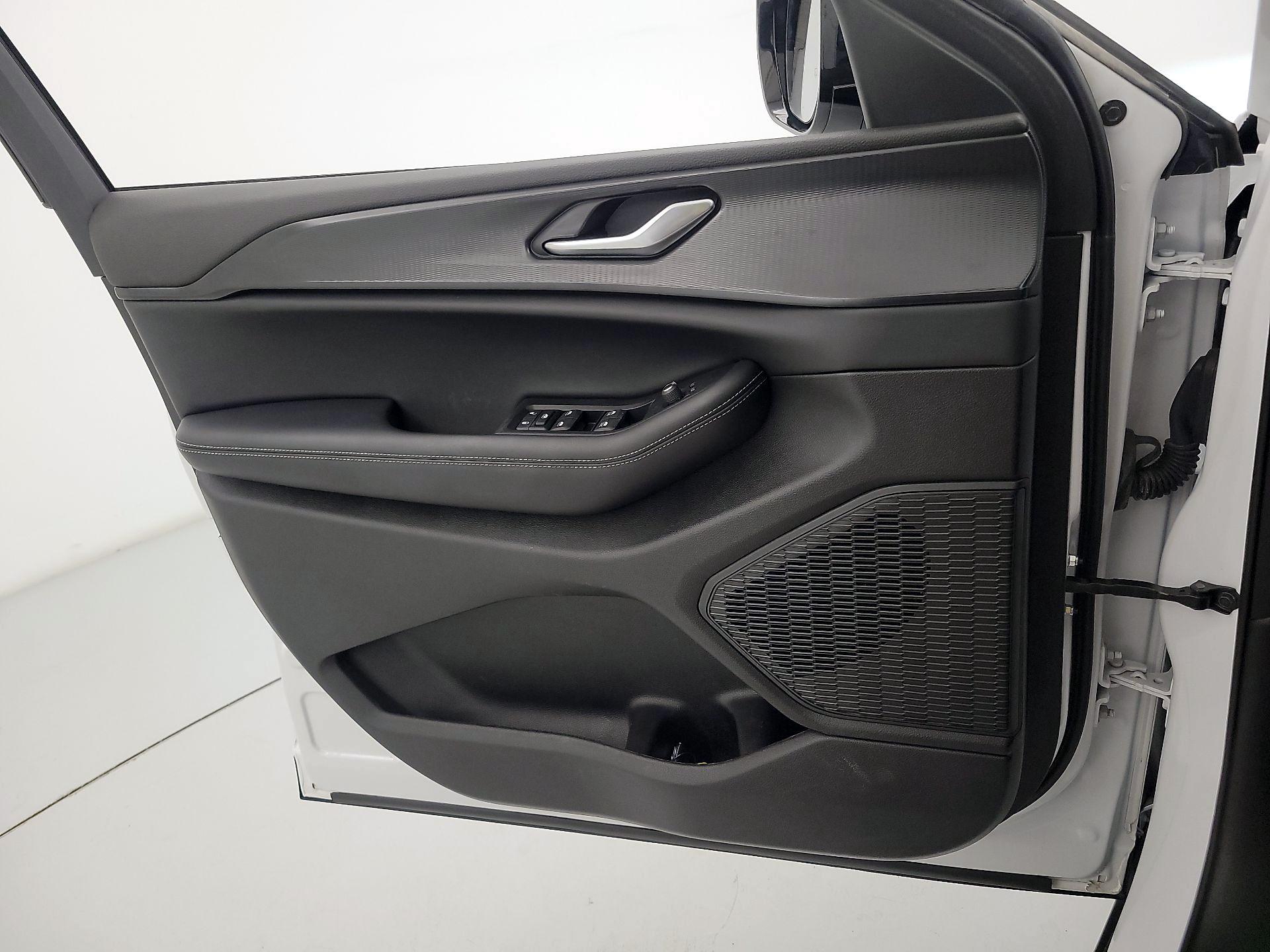 Thumbnail: 2024 Jeep Grand Cherokee - 12