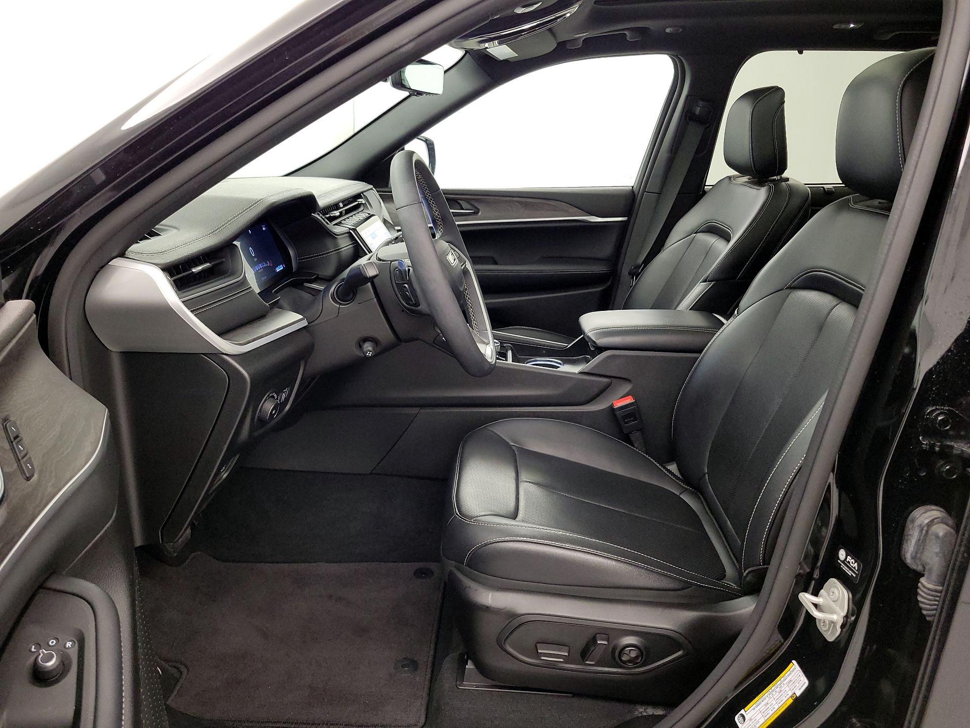 Thumbnail: 2024 Jeep Grand Cherokee - 11