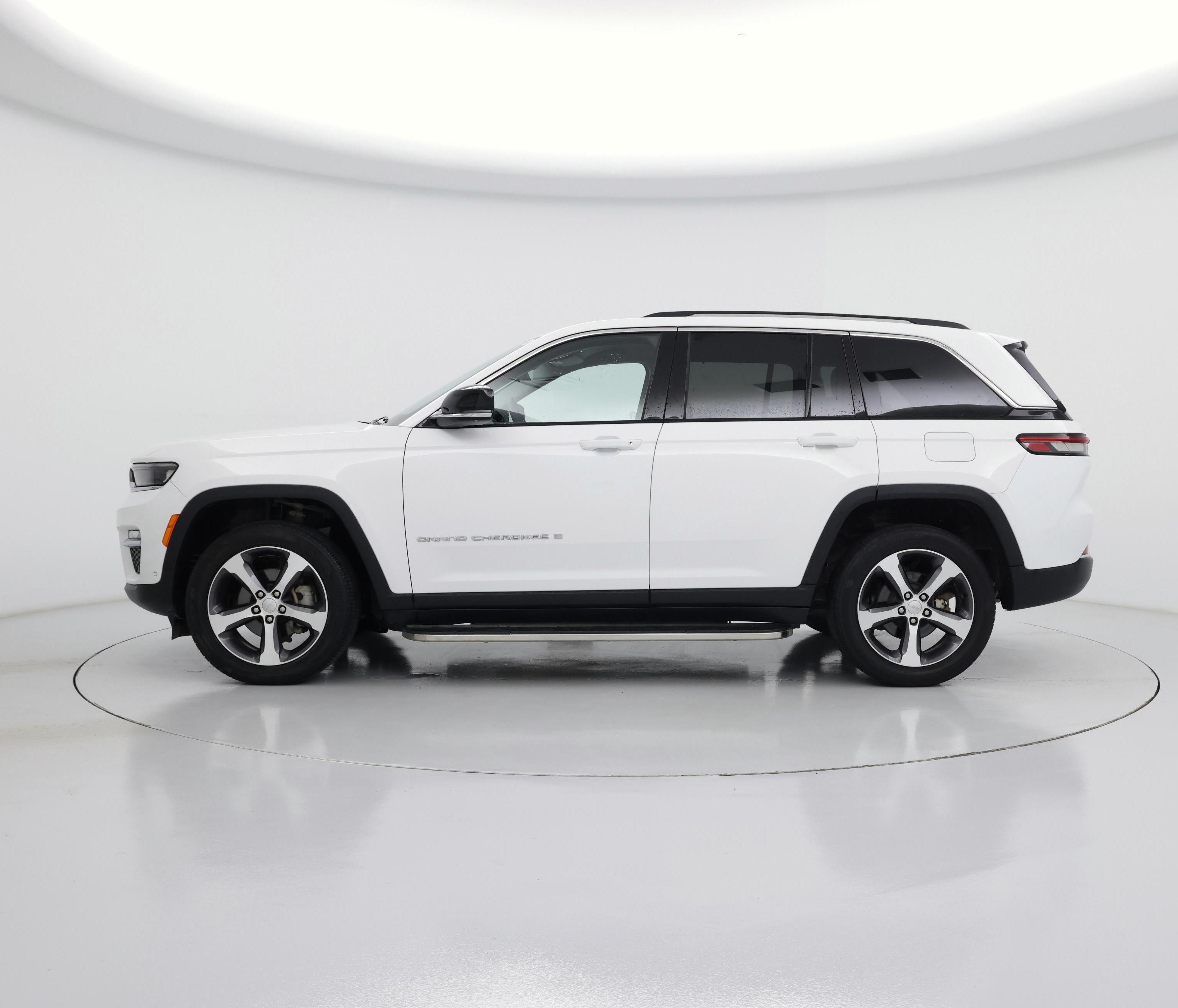 Thumbnail: 2023 Jeep Grand Cherokee - 3