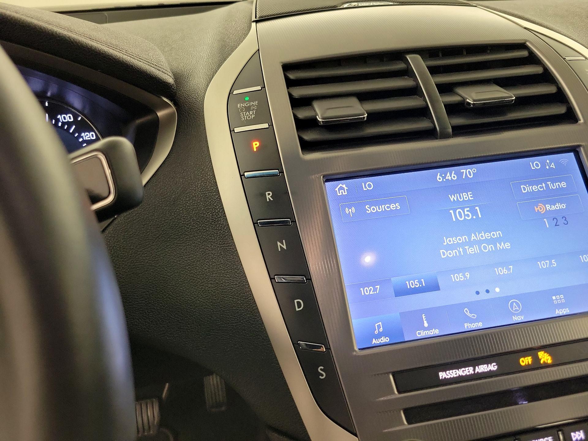 Thumbnail: 2020 Lincoln MKZ - 16