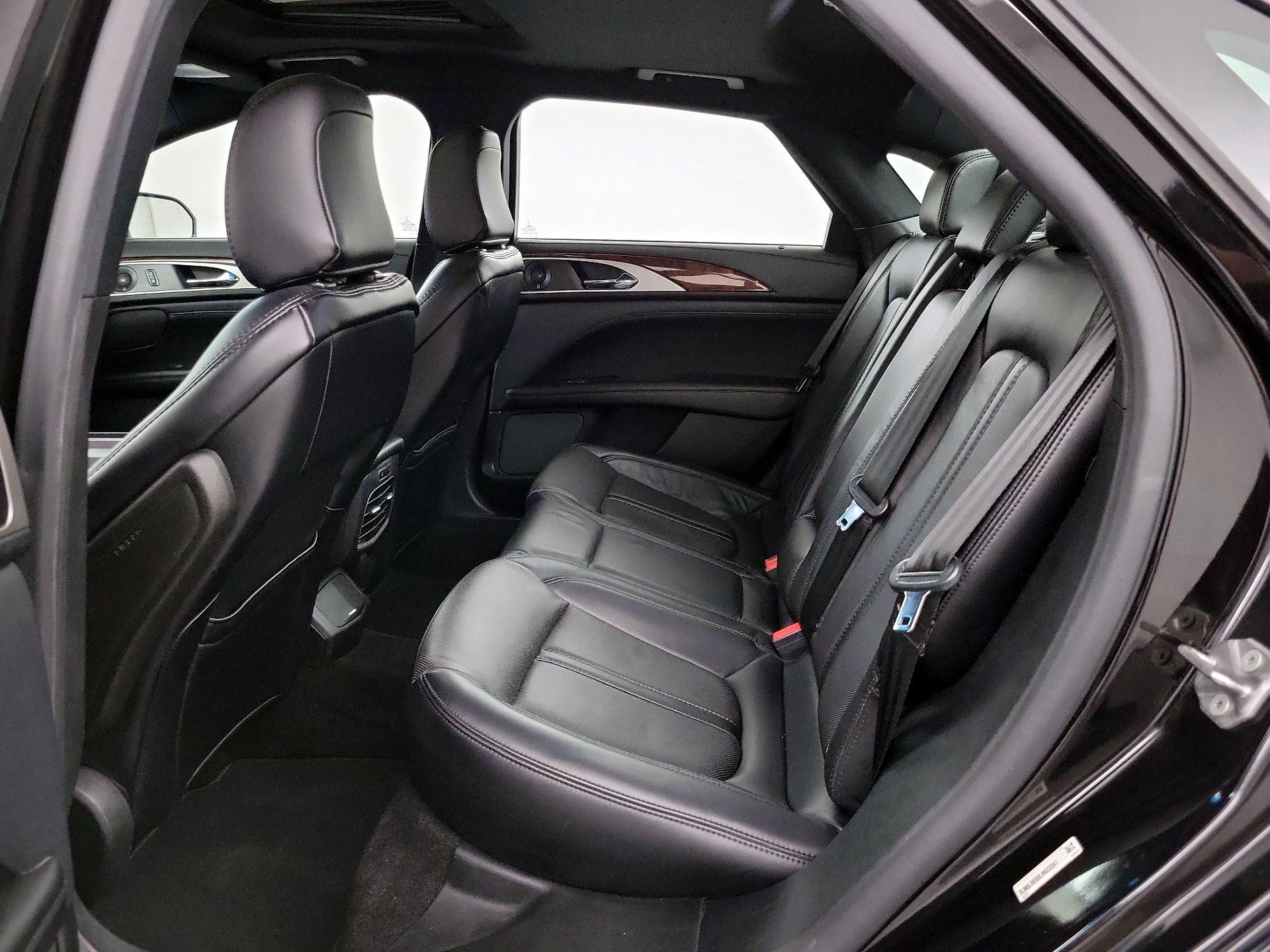 Thumbnail: 2020 Lincoln MKZ - 19
