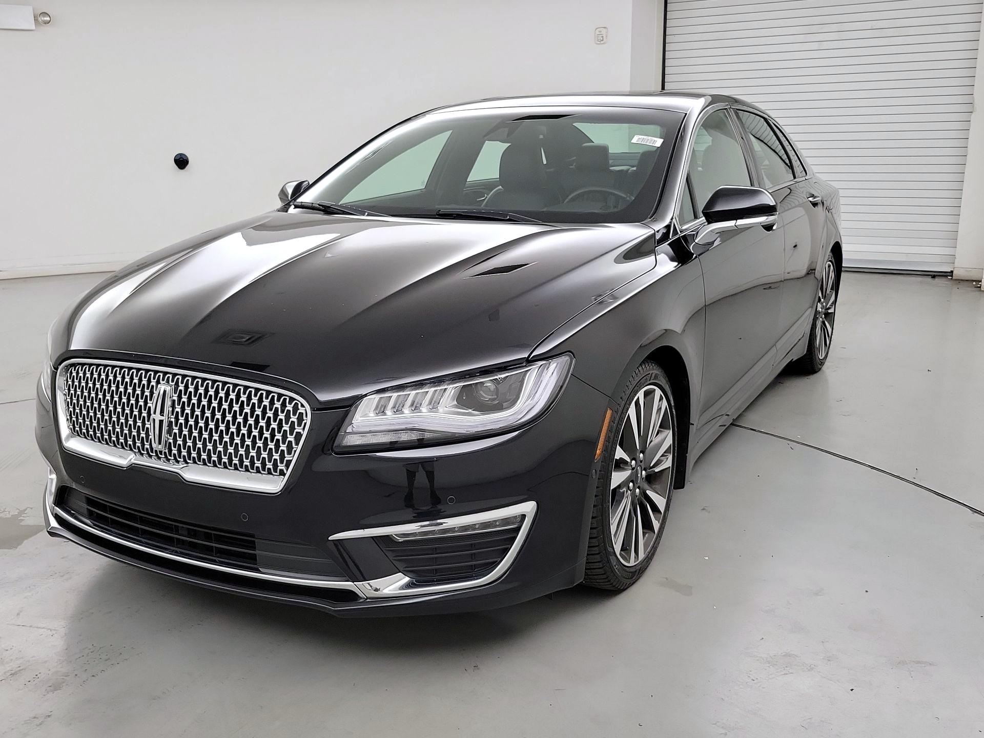 Thumbnail: 2020 Lincoln MKZ - 3