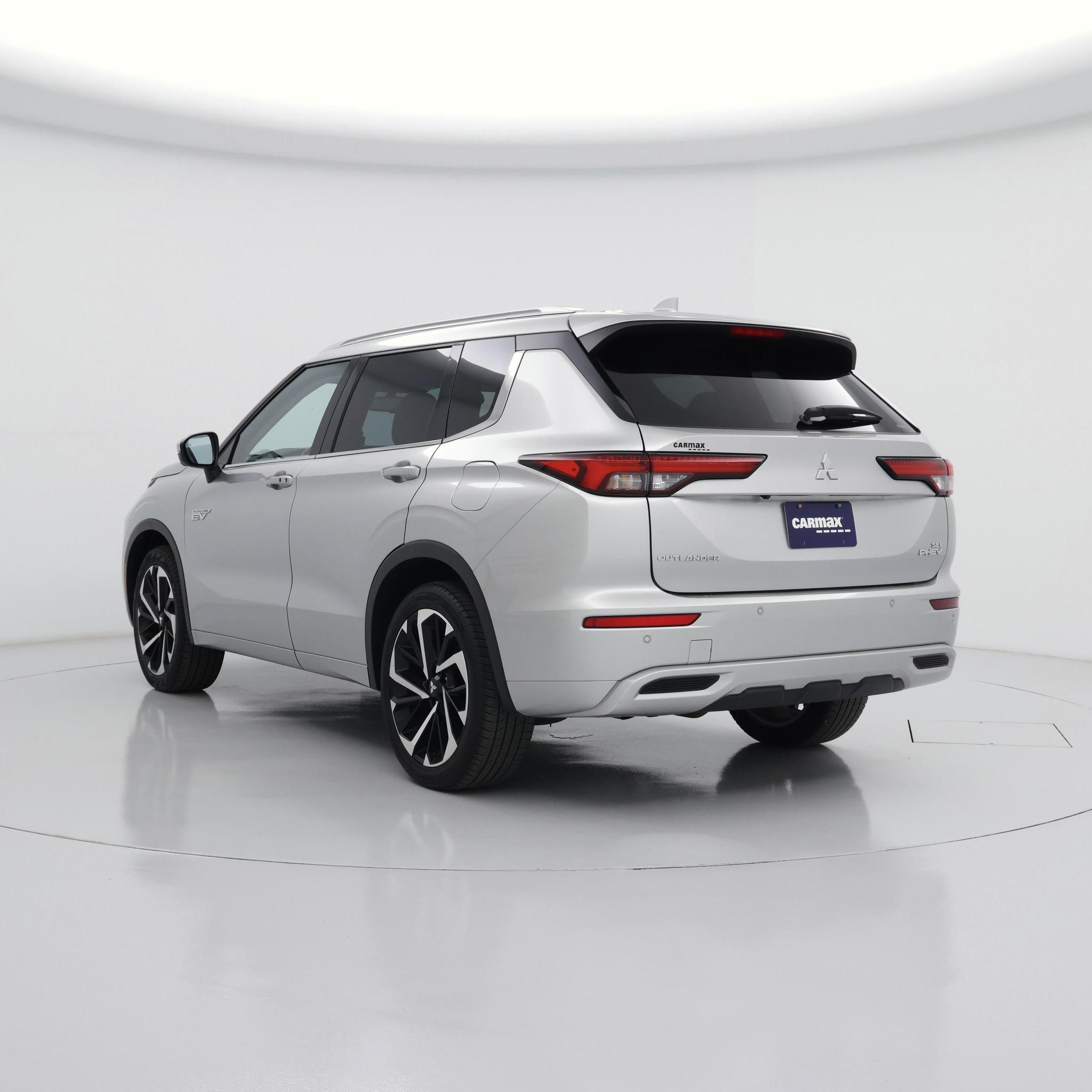 Thumbnail: 2023 Mitsubishi Outlander - 2
