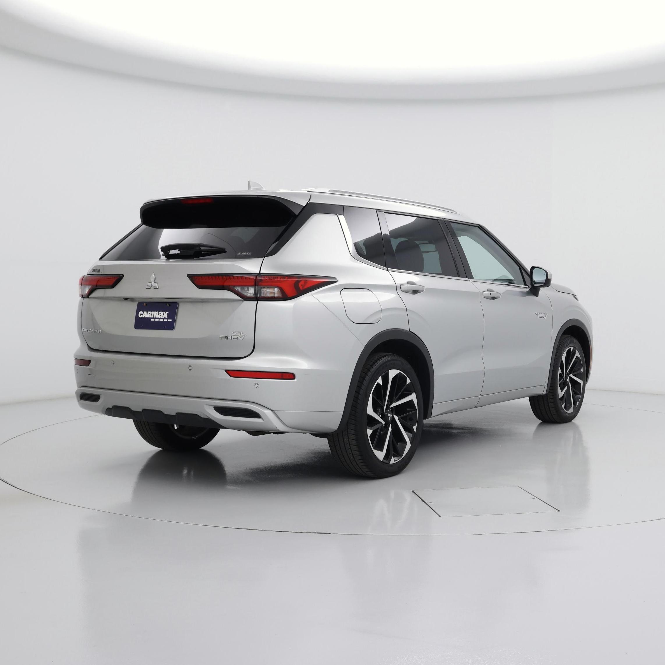 Thumbnail: 2023 Mitsubishi Outlander - 8