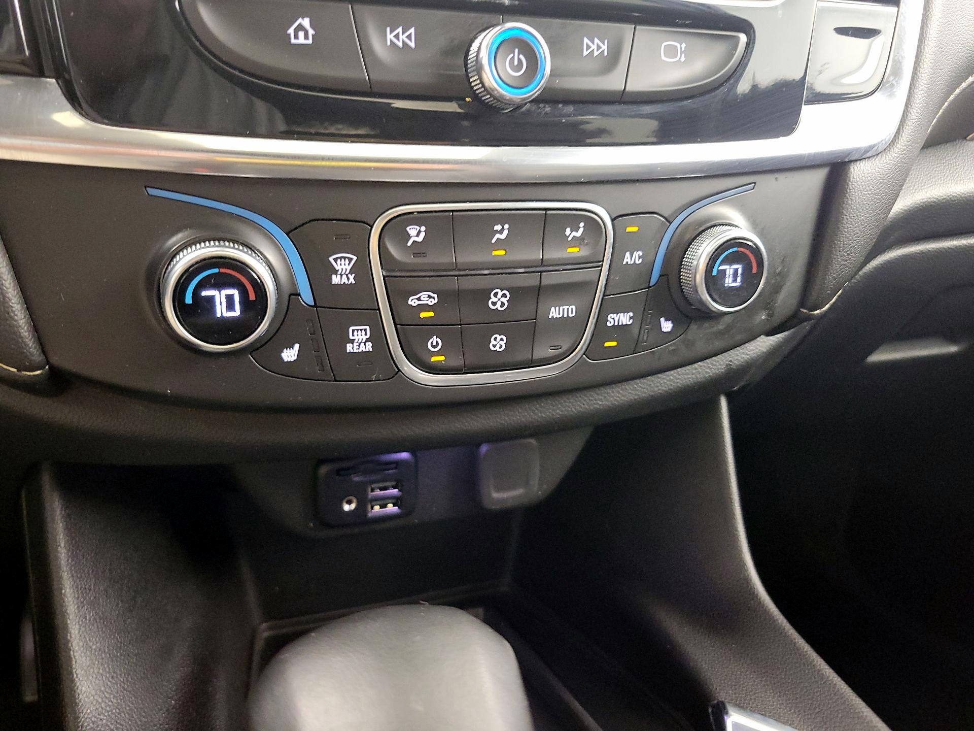 Thumbnail: 2023 Chevrolet Traverse - 16