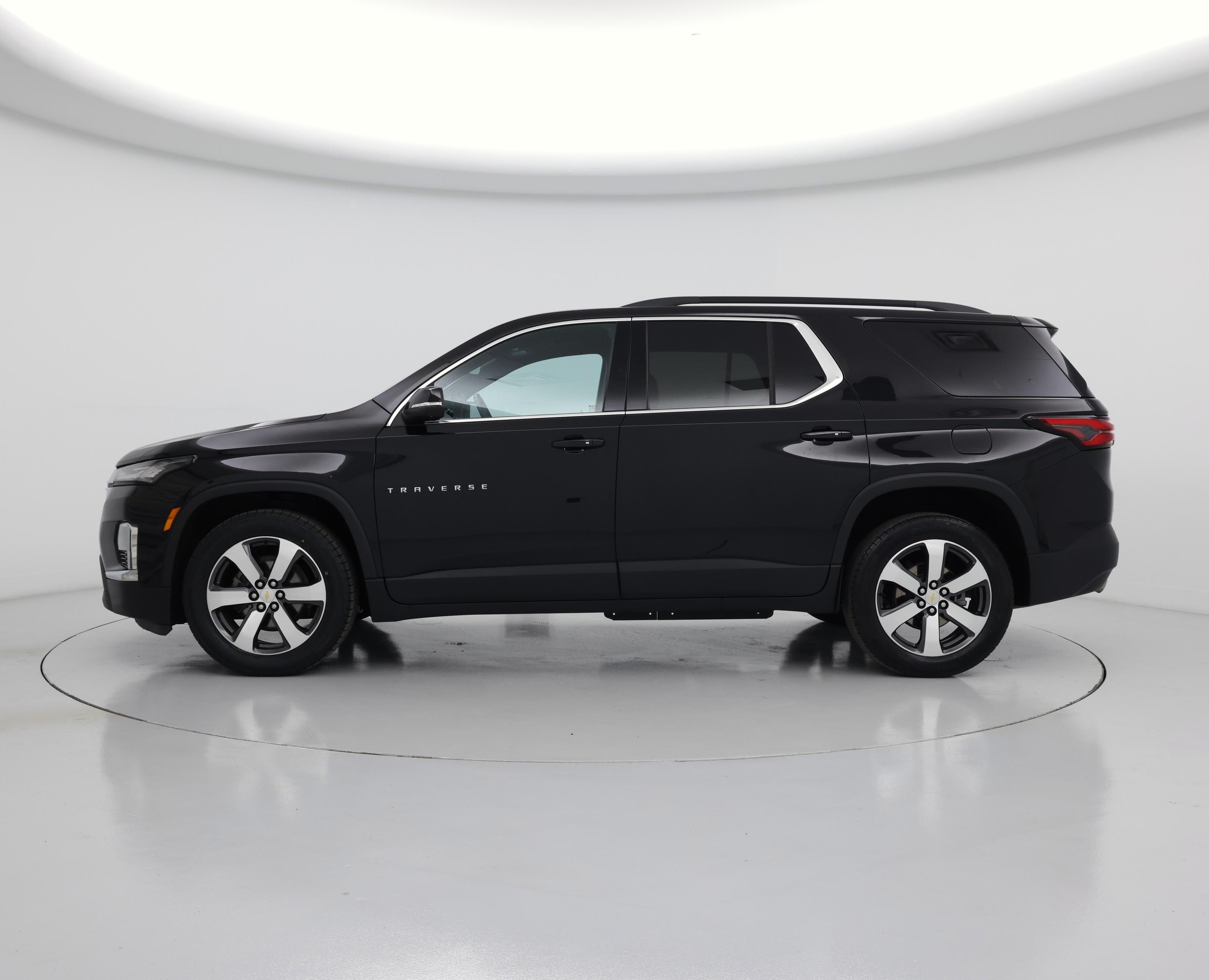 Thumbnail: 2023 Chevrolet Traverse - 3