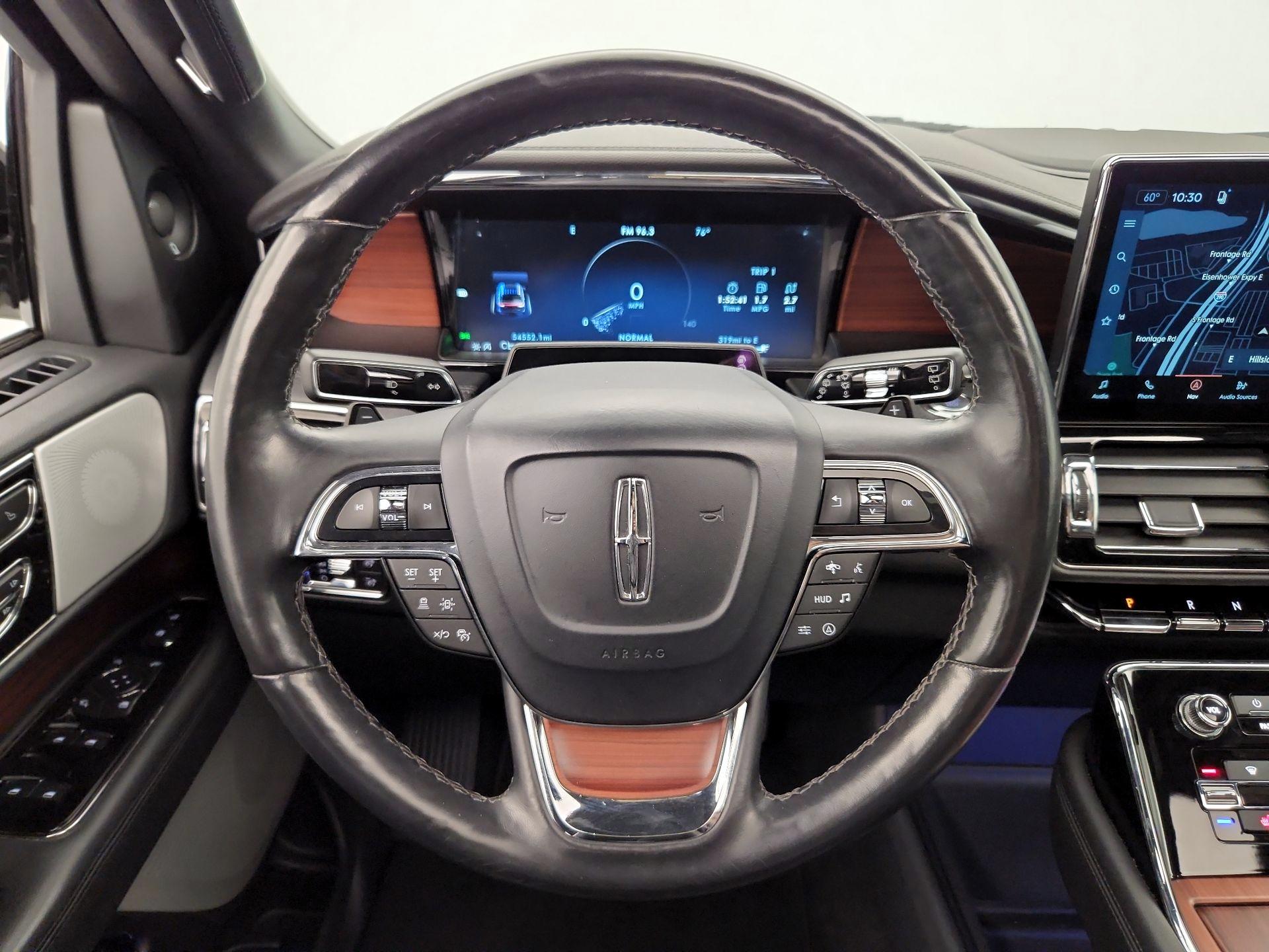 Thumbnail: 2022 Lincoln Navigator - 10