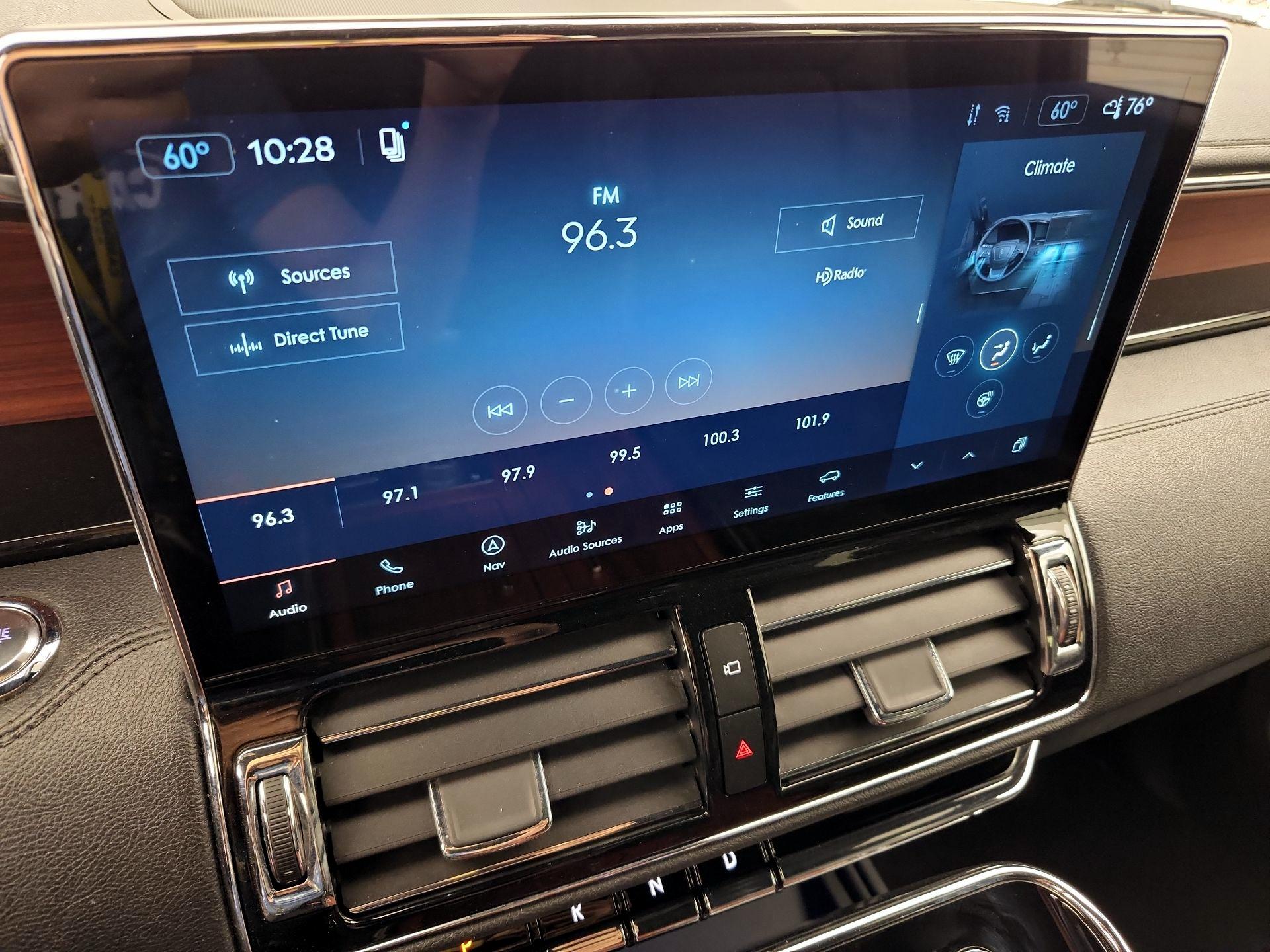Thumbnail: 2022 Lincoln Navigator - 16