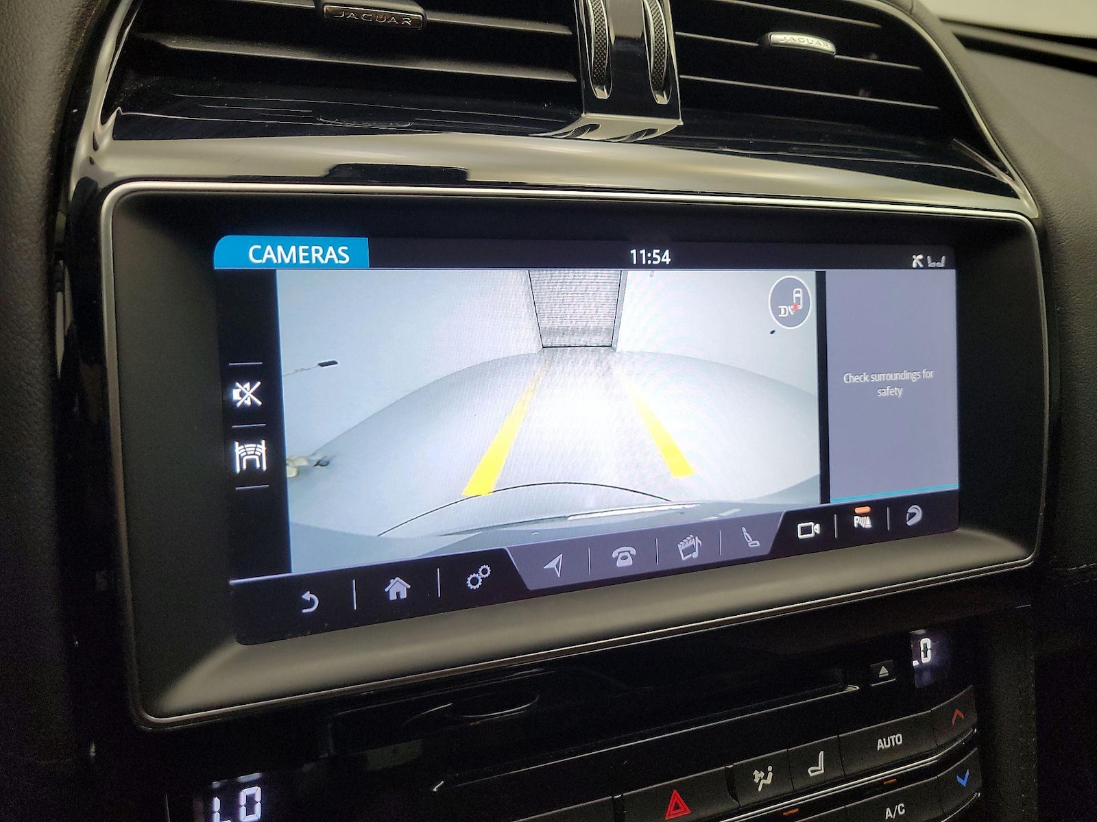2018 Jaguar F-PACE Portfolio - Photo 14