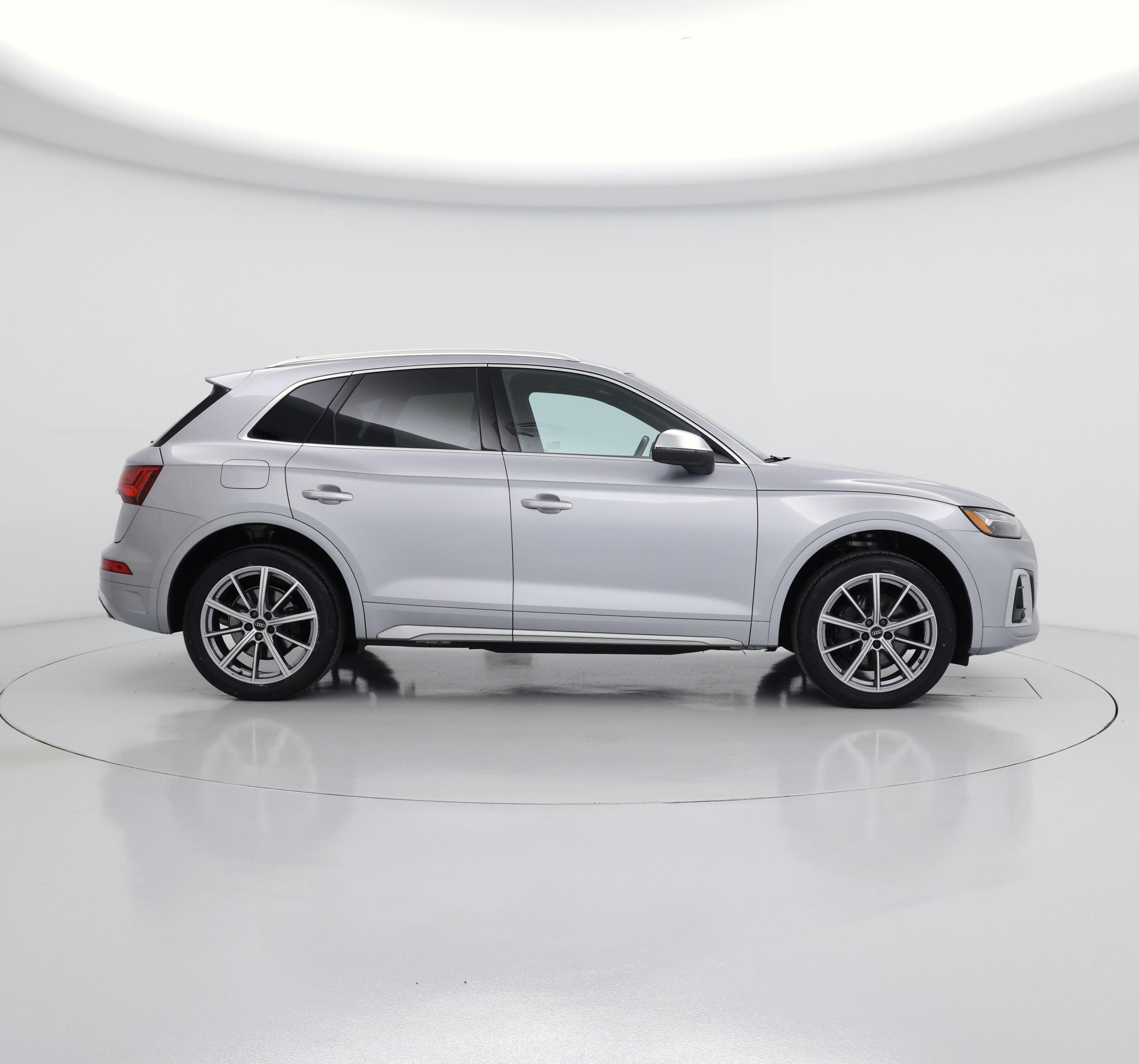 Thumbnail: 2023 Audi SQ5 - 7