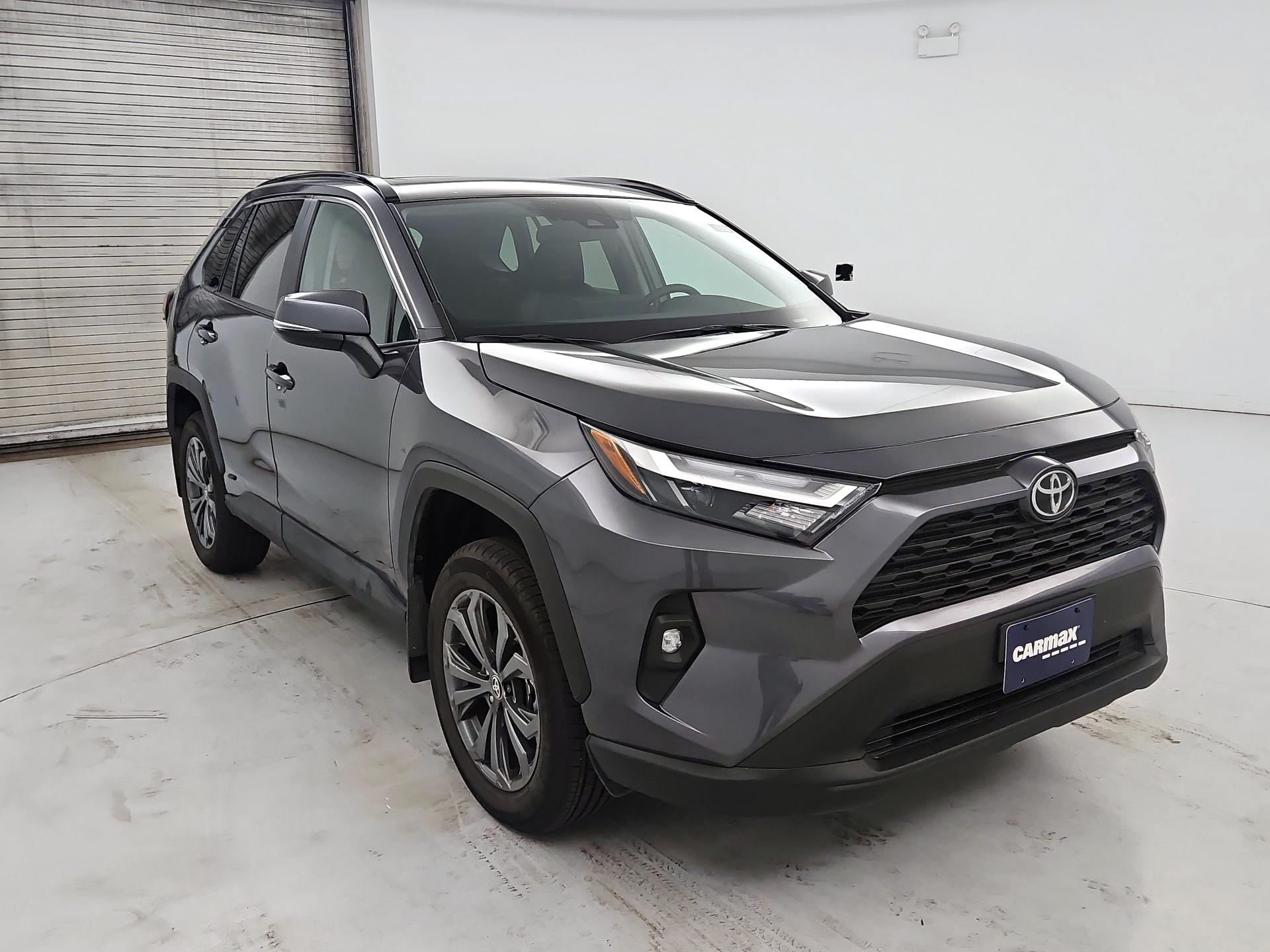Thumbnail: 2025 Toyota RAV4 - 1