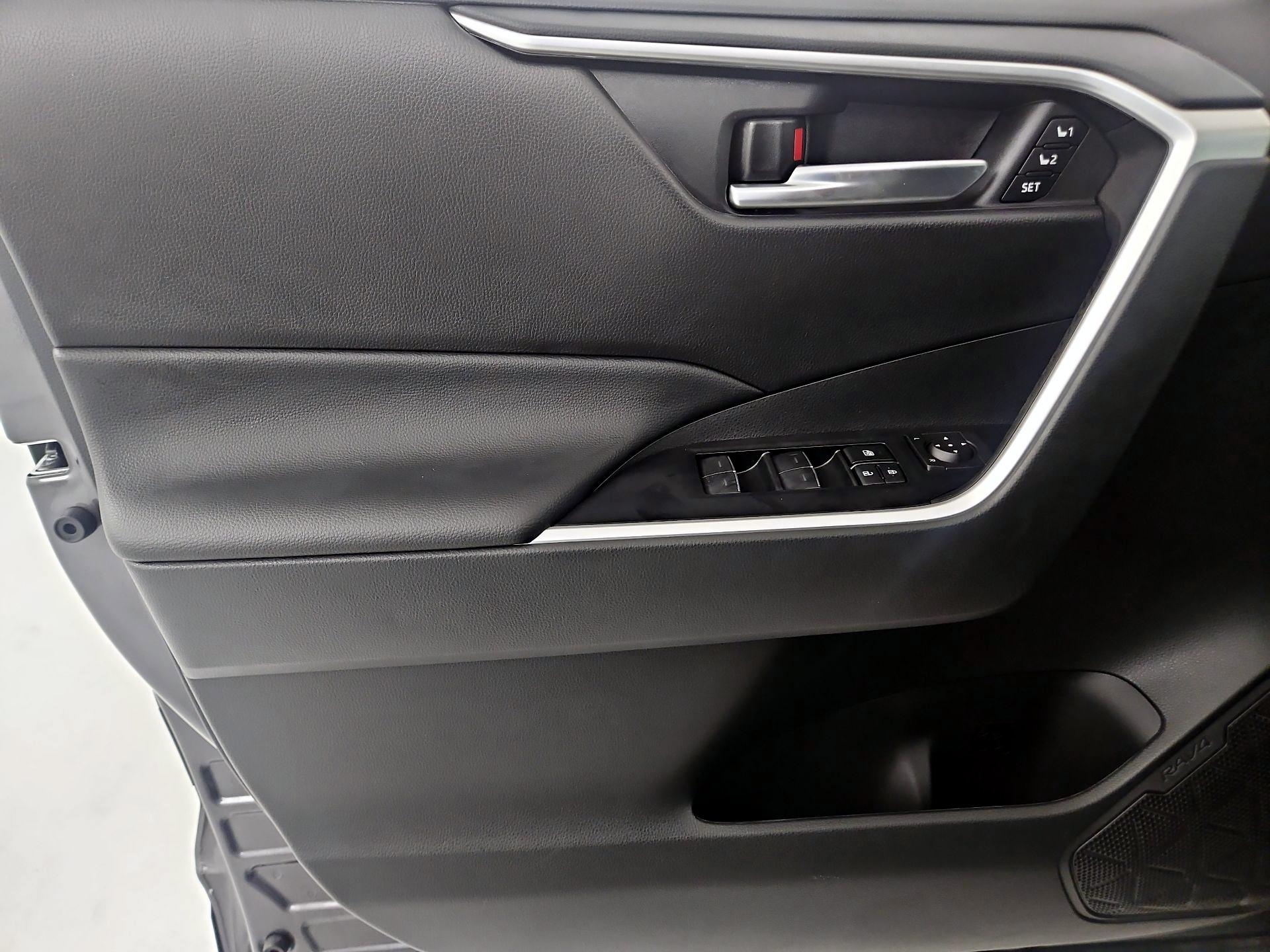 Thumbnail: 2025 Toyota RAV4 - 10