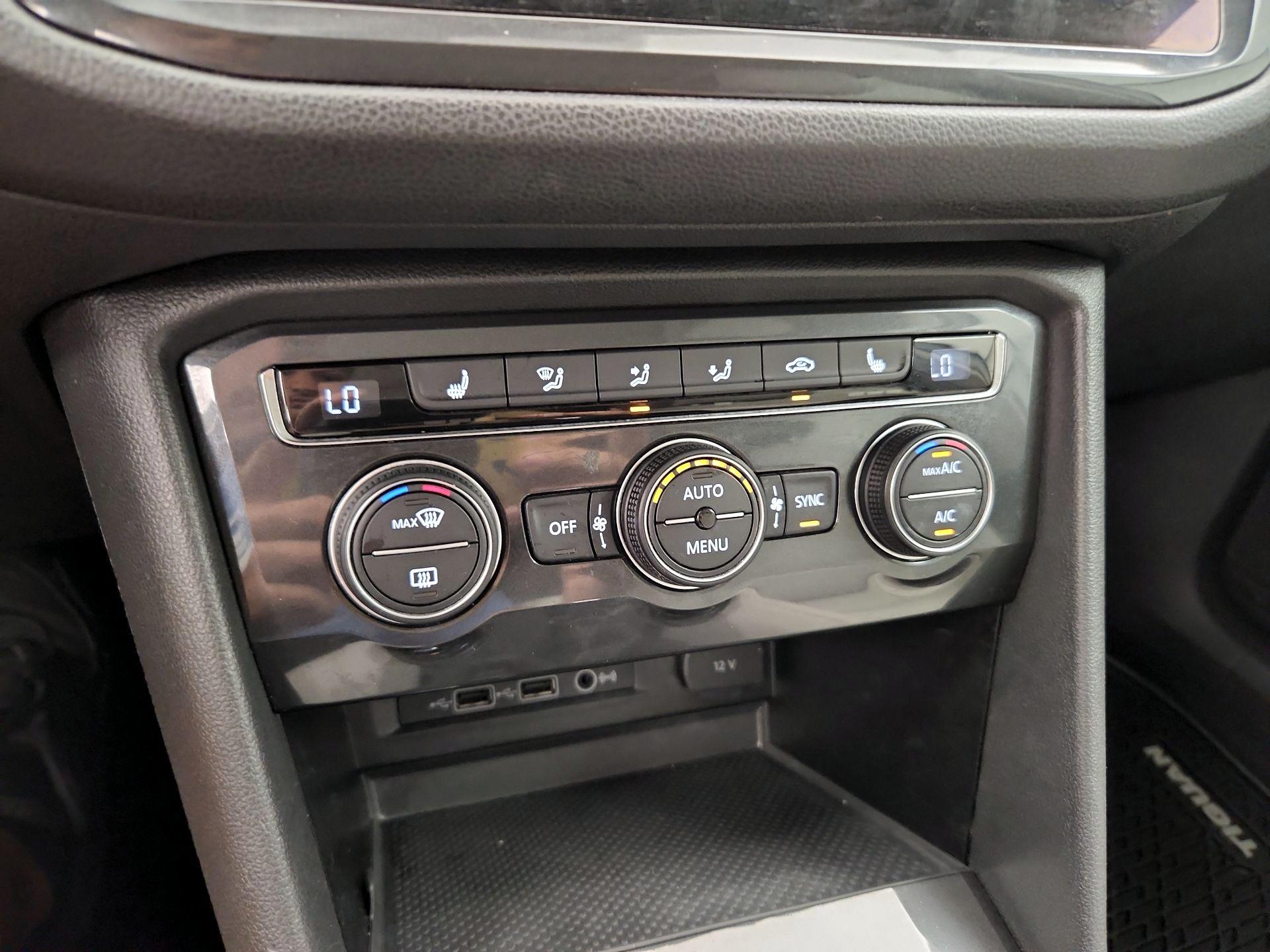 Thumbnail: 2018 Volkswagen Tiguan - 16