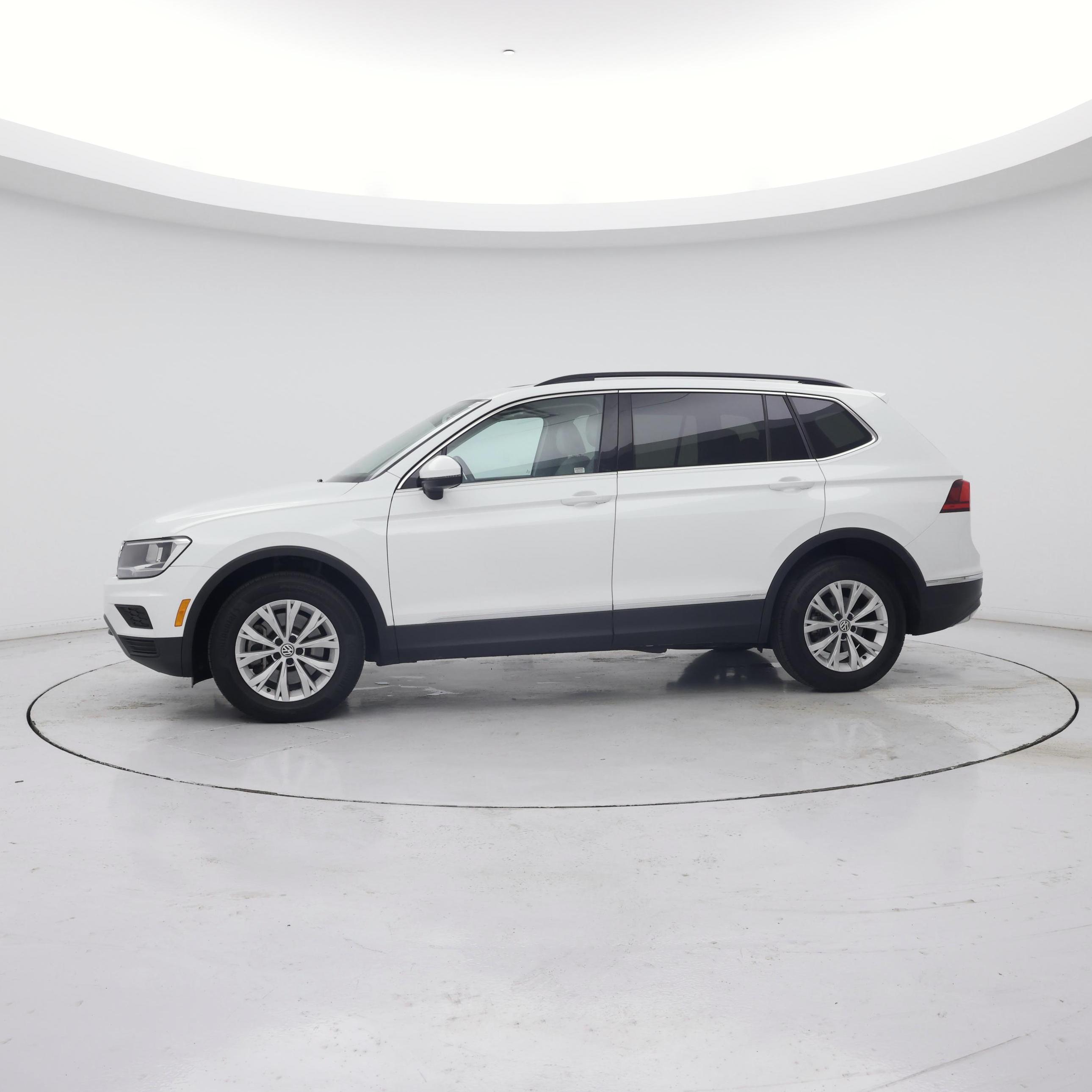 Thumbnail: 2018 Volkswagen Tiguan - 3