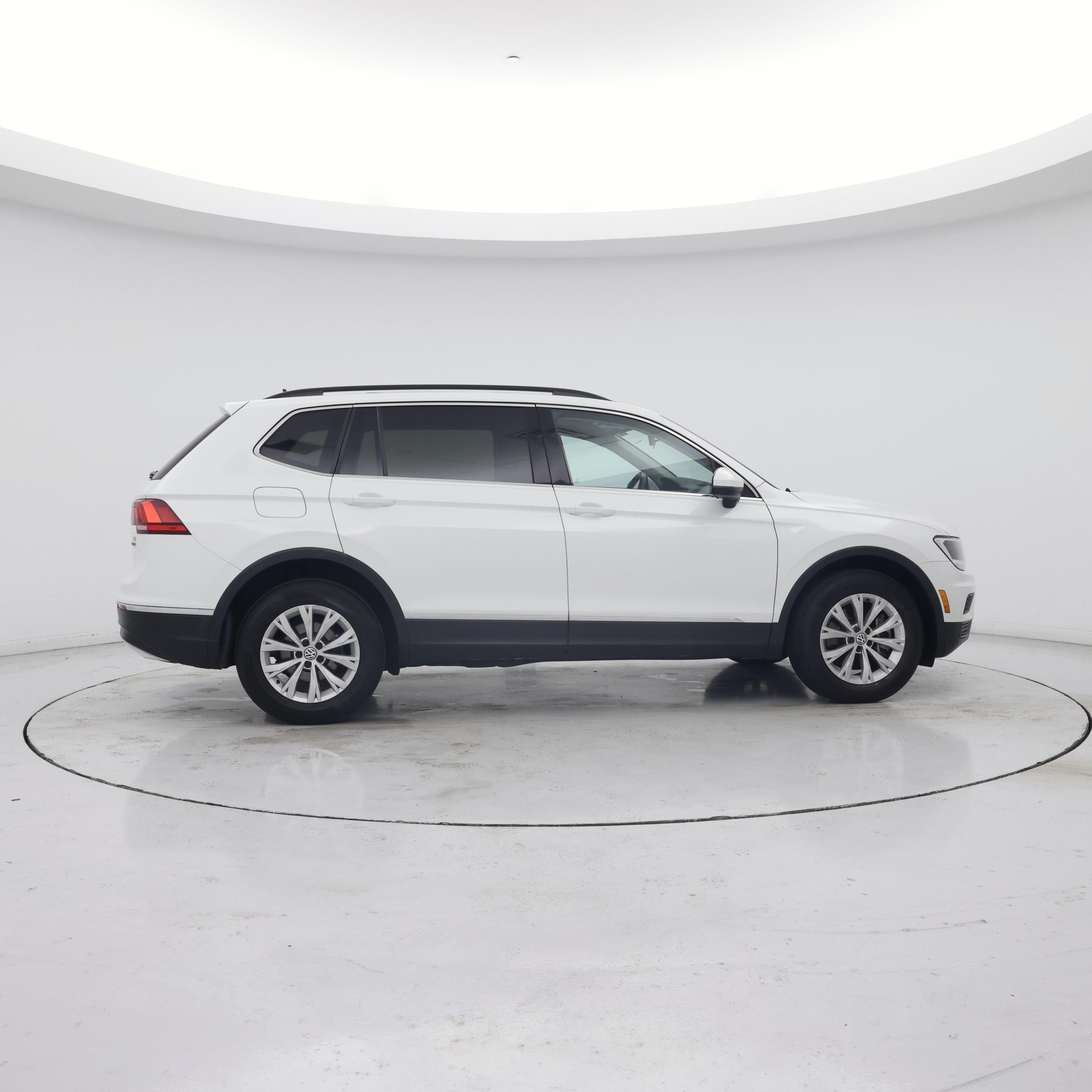 Thumbnail: 2018 Volkswagen Tiguan - 7