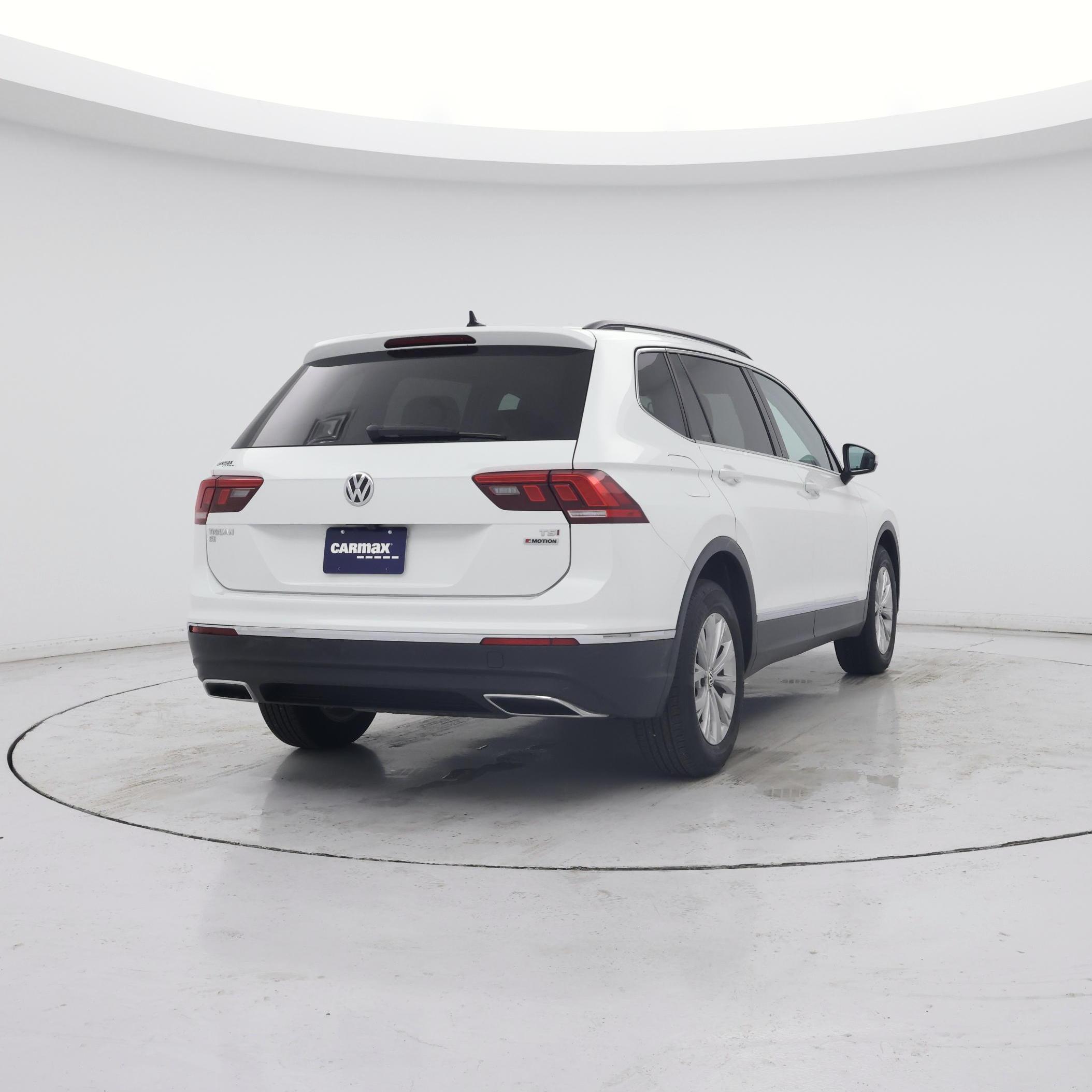 Thumbnail: 2018 Volkswagen Tiguan - 8