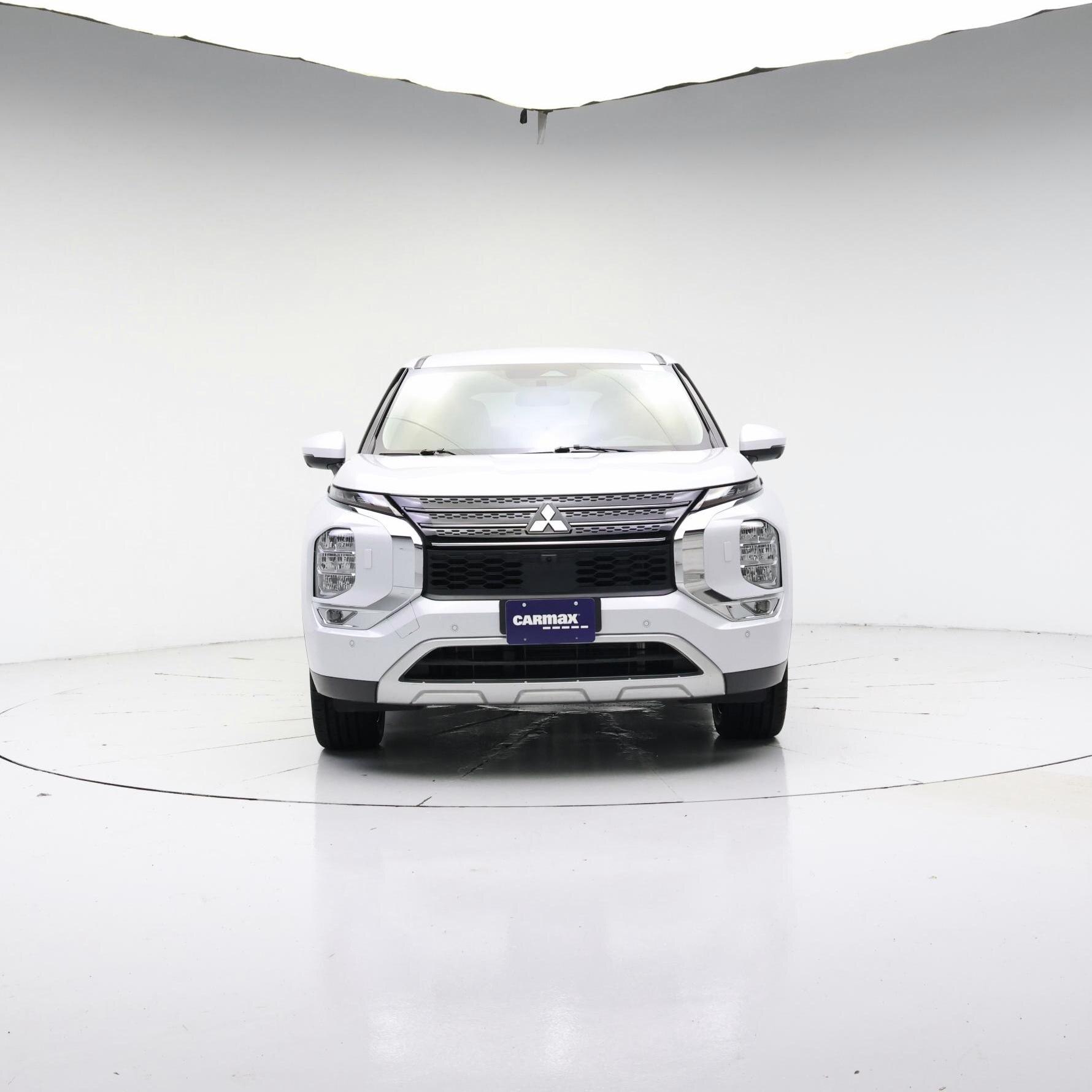 Thumbnail: 2023 Mitsubishi Outlander - 5