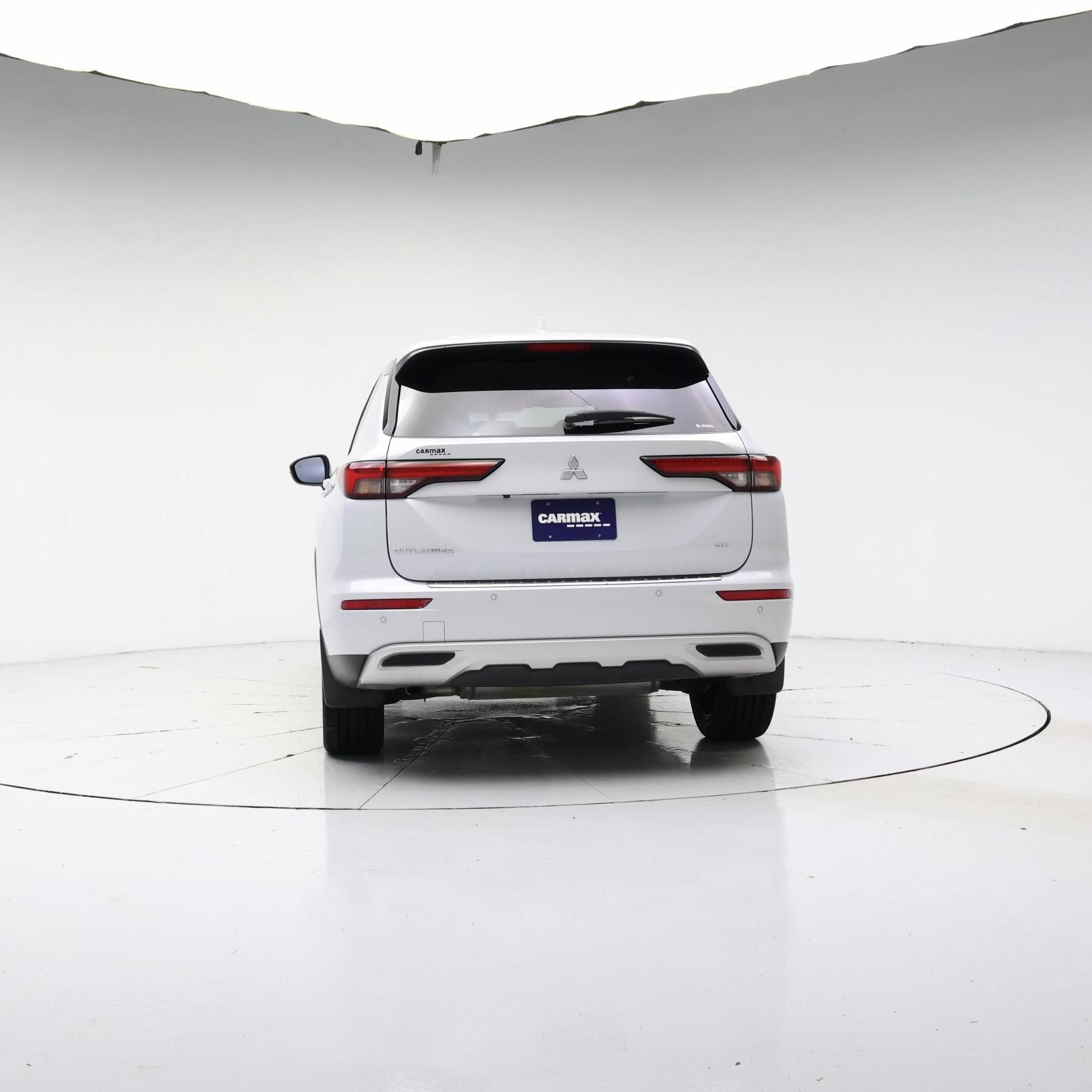 Thumbnail: 2023 Mitsubishi Outlander - 6