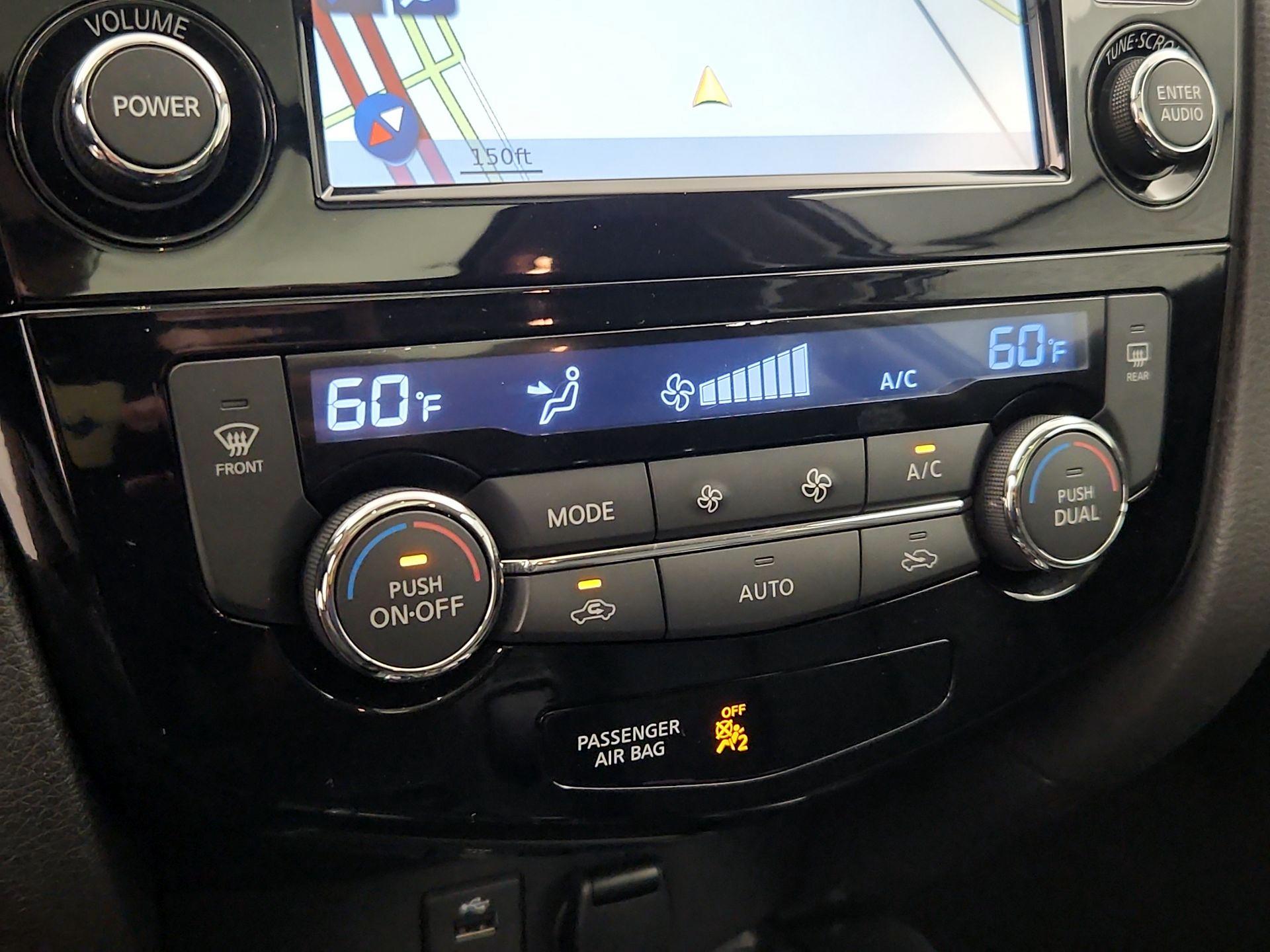 Thumbnail: 2015 Nissan Rogue - 16