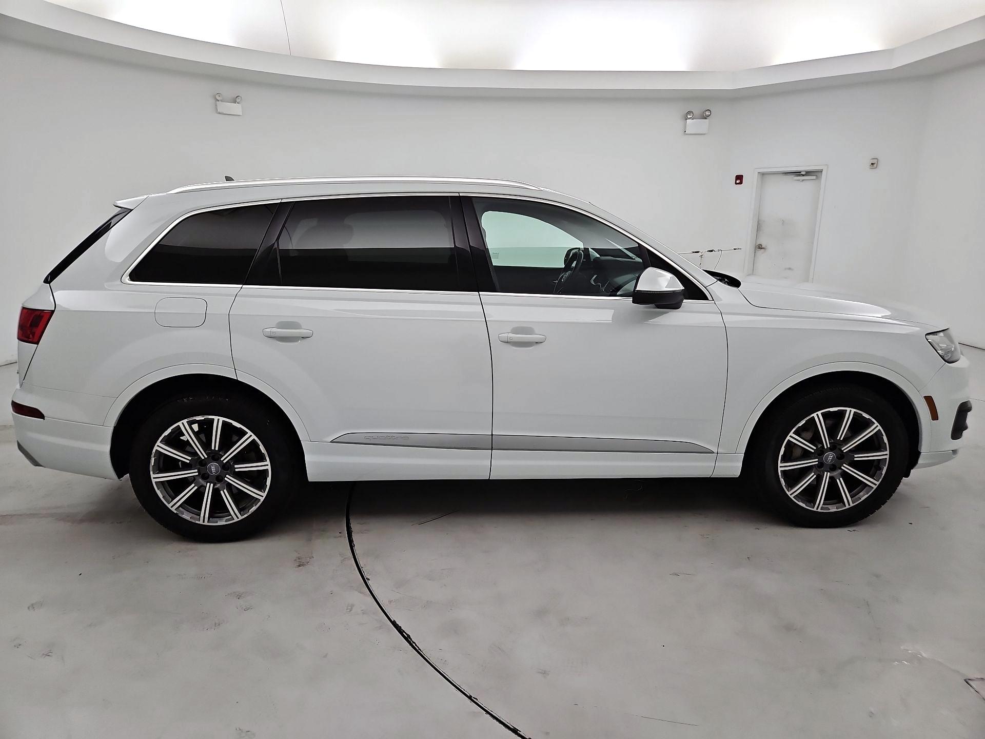 Thumbnail: 2019 Audi Q7 - 4