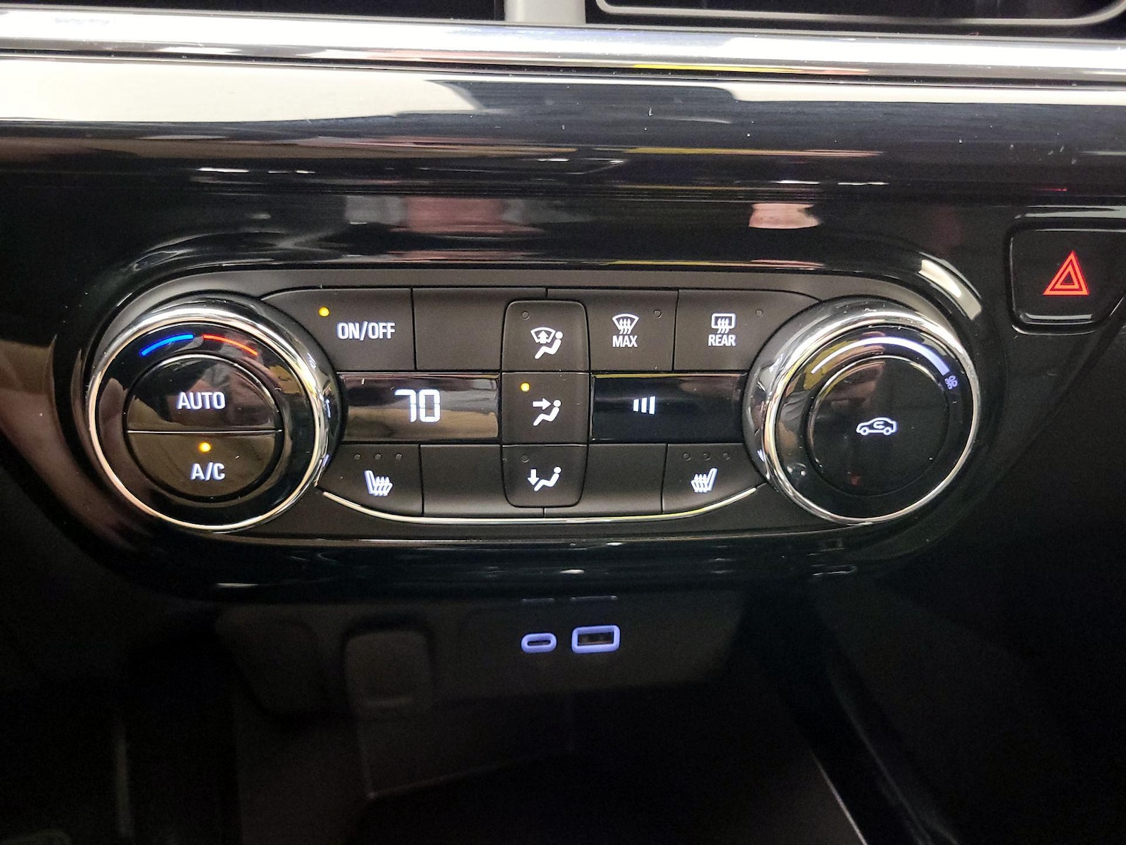 2026 Chevrolet Trax RS - Photo 17