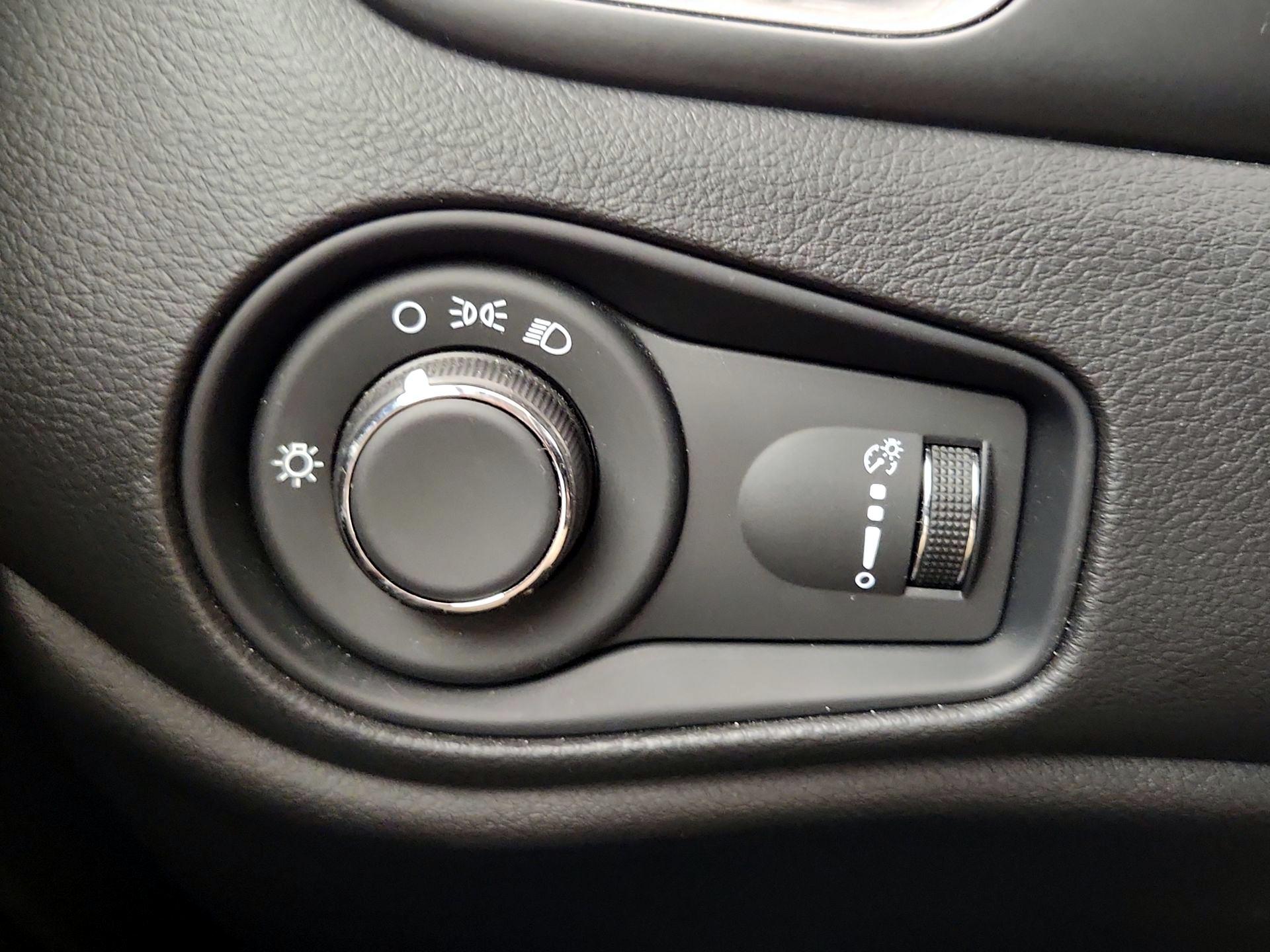 Thumbnail: 2023 Jeep Renegade - 13