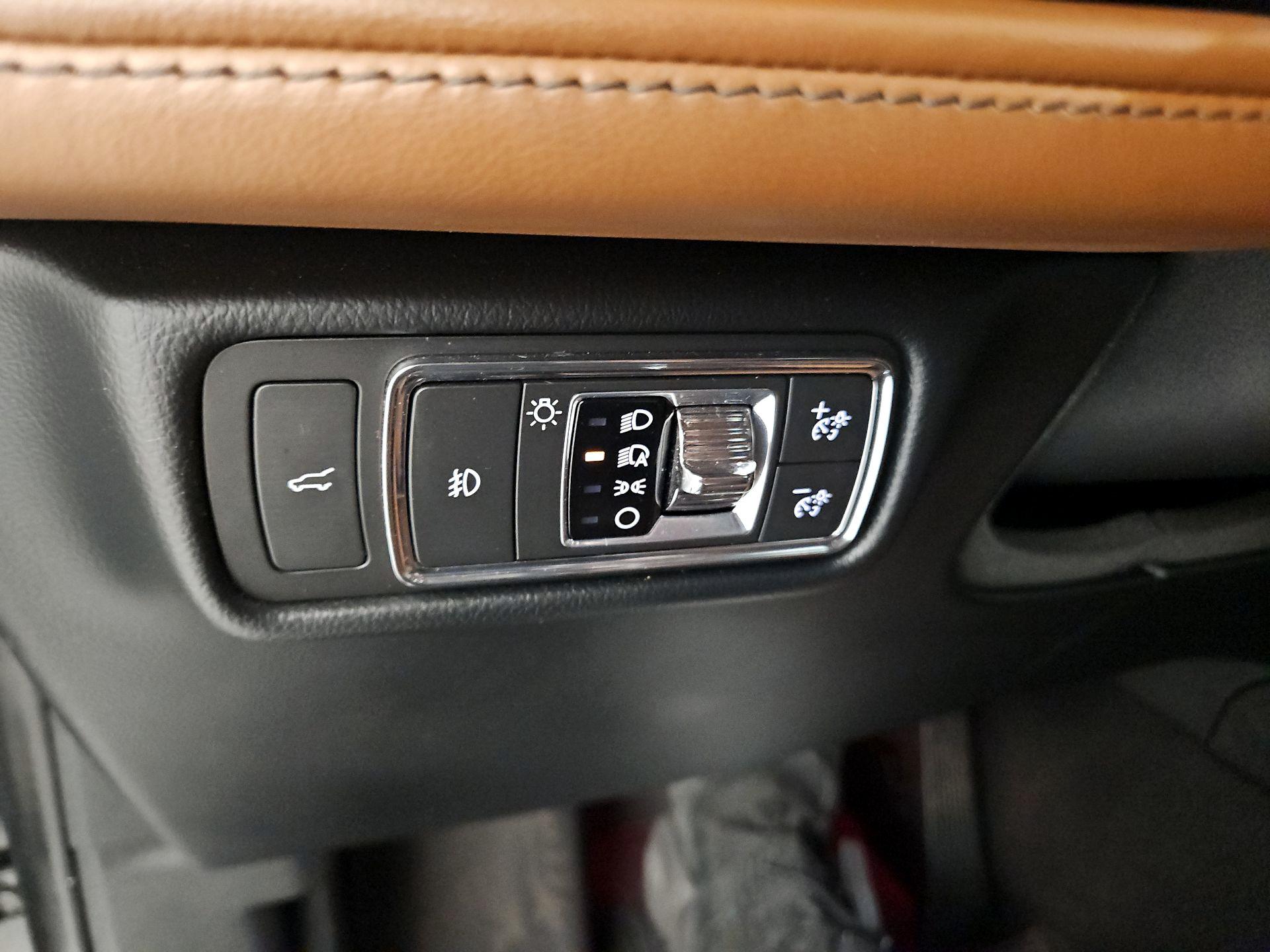 Thumbnail: 2021 Lincoln Aviator - 11
