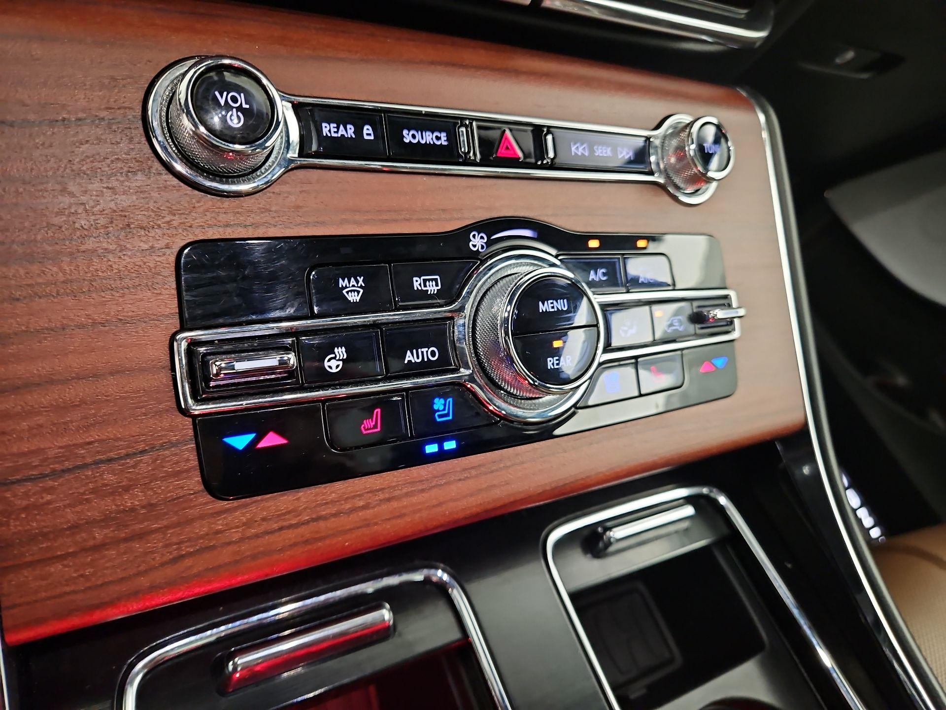 Thumbnail: 2021 Lincoln Aviator - 15