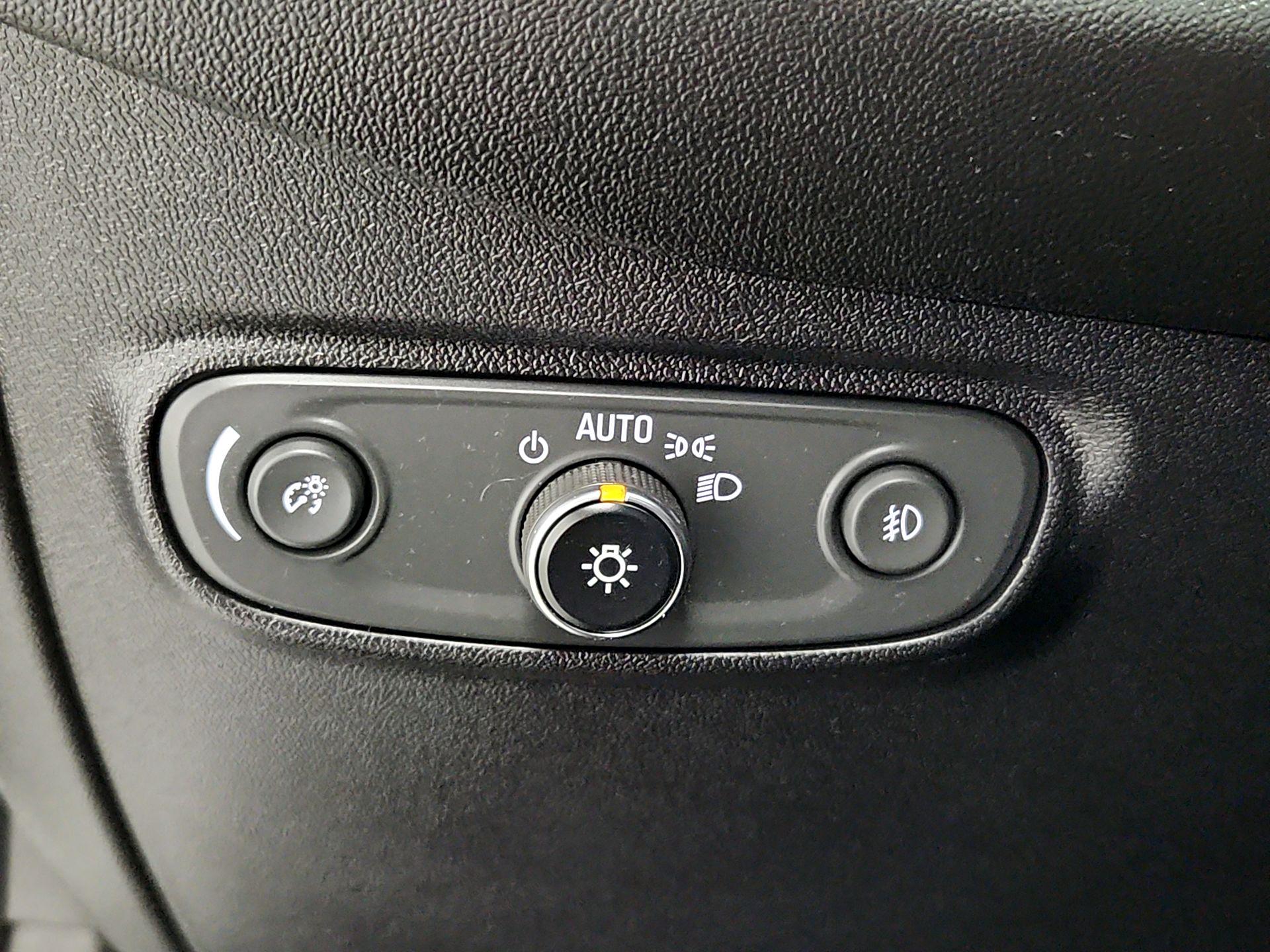 Thumbnail: 2018 Chevrolet Equinox - 13