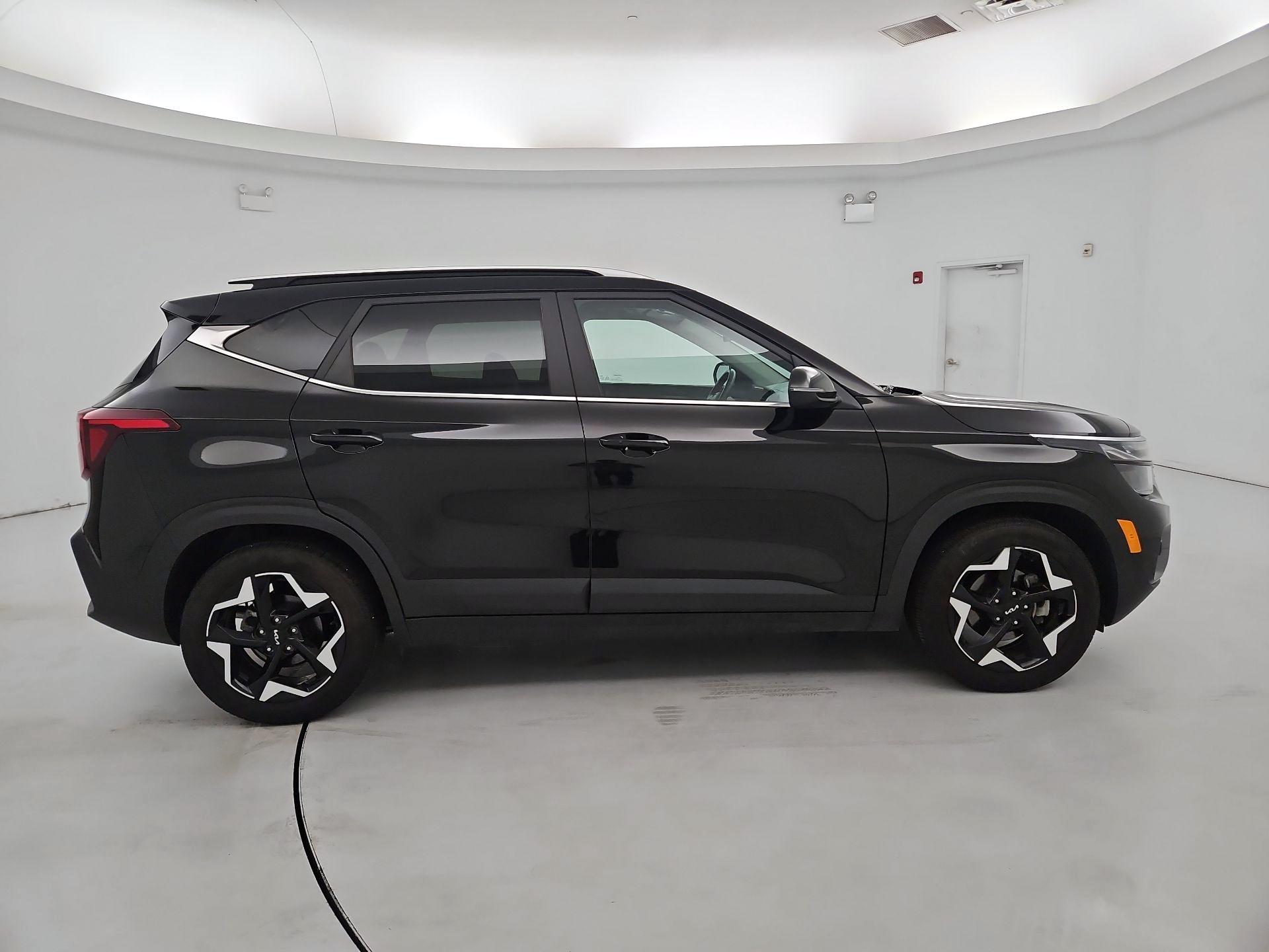 Thumbnail: 2024 Kia Seltos - 4