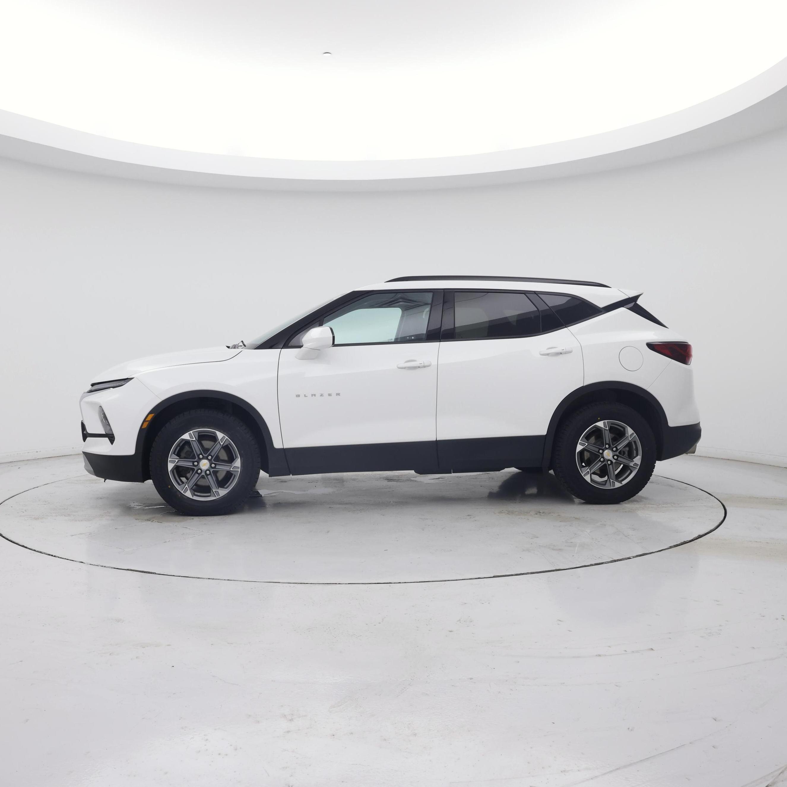 Thumbnail: 2023 Chevrolet Blazer - 3