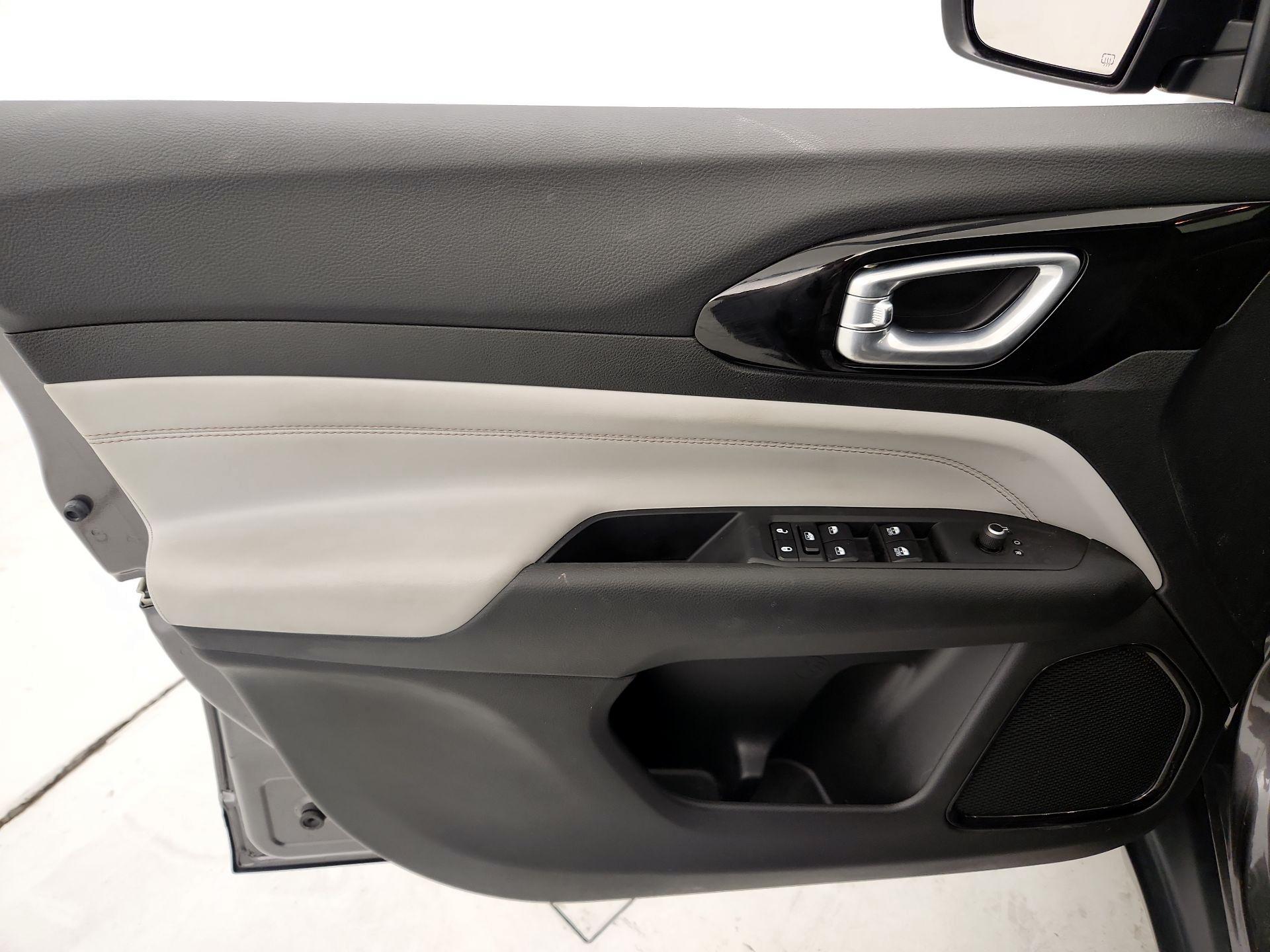 Thumbnail: 2023 Jeep Compass - 12