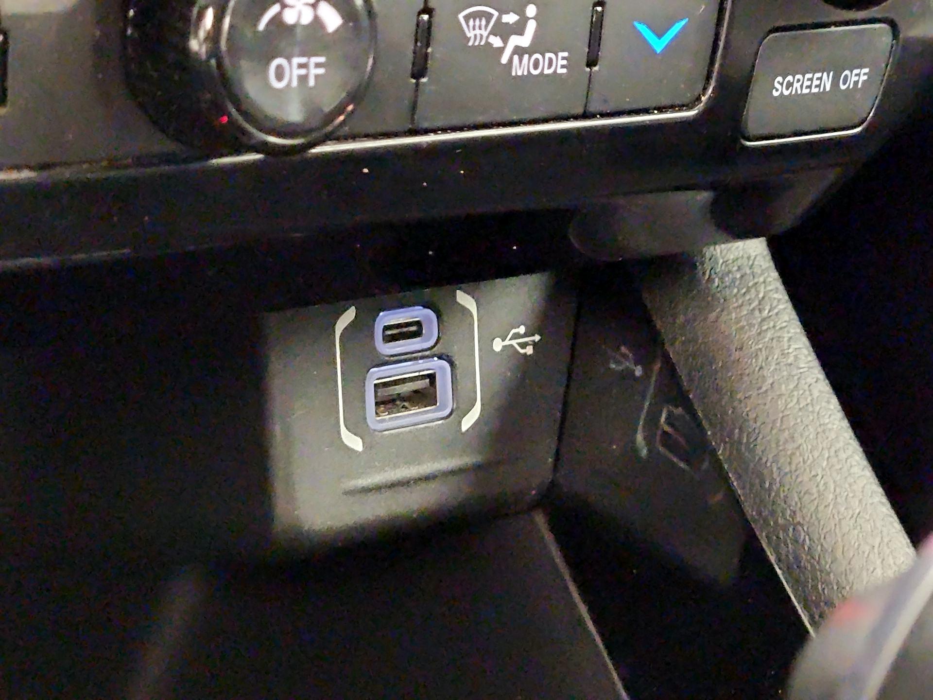 Thumbnail: 2023 Jeep Compass - 18