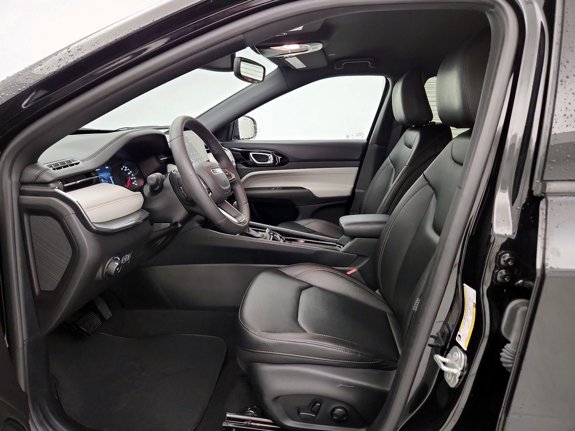 Thumbnail: 2024 Jeep Compass - 11