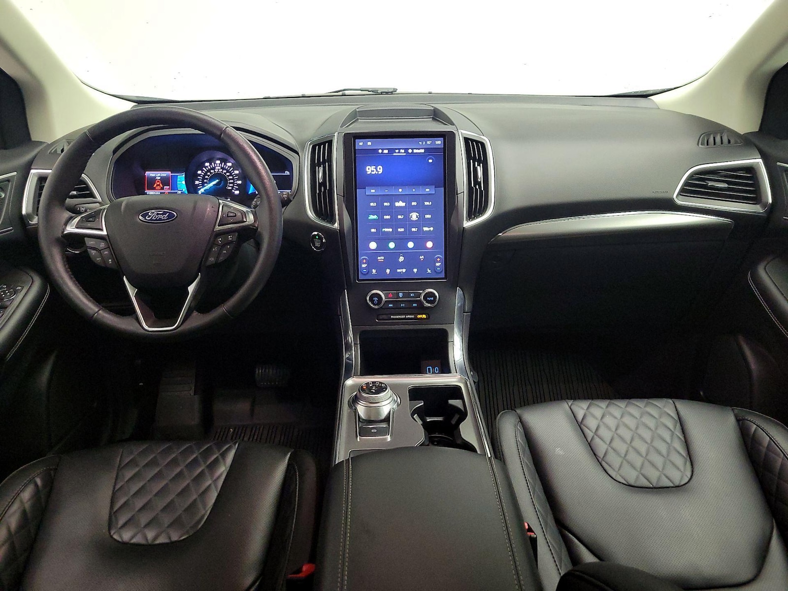 2024 Ford Edge Titanium - Photo 10