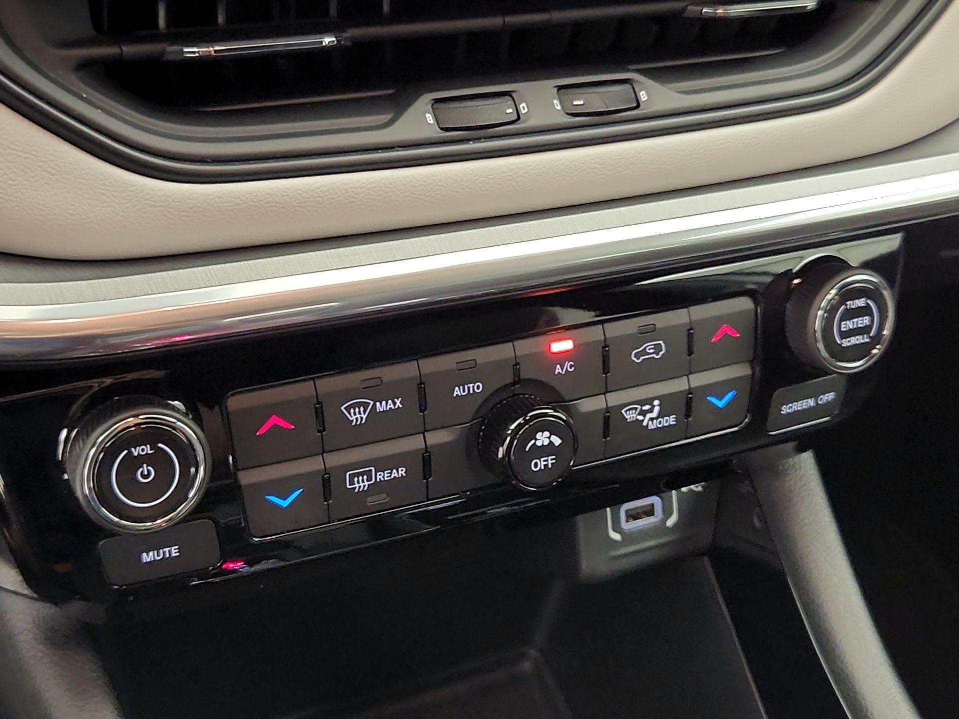 Thumbnail: 2024 Jeep Compass - 16