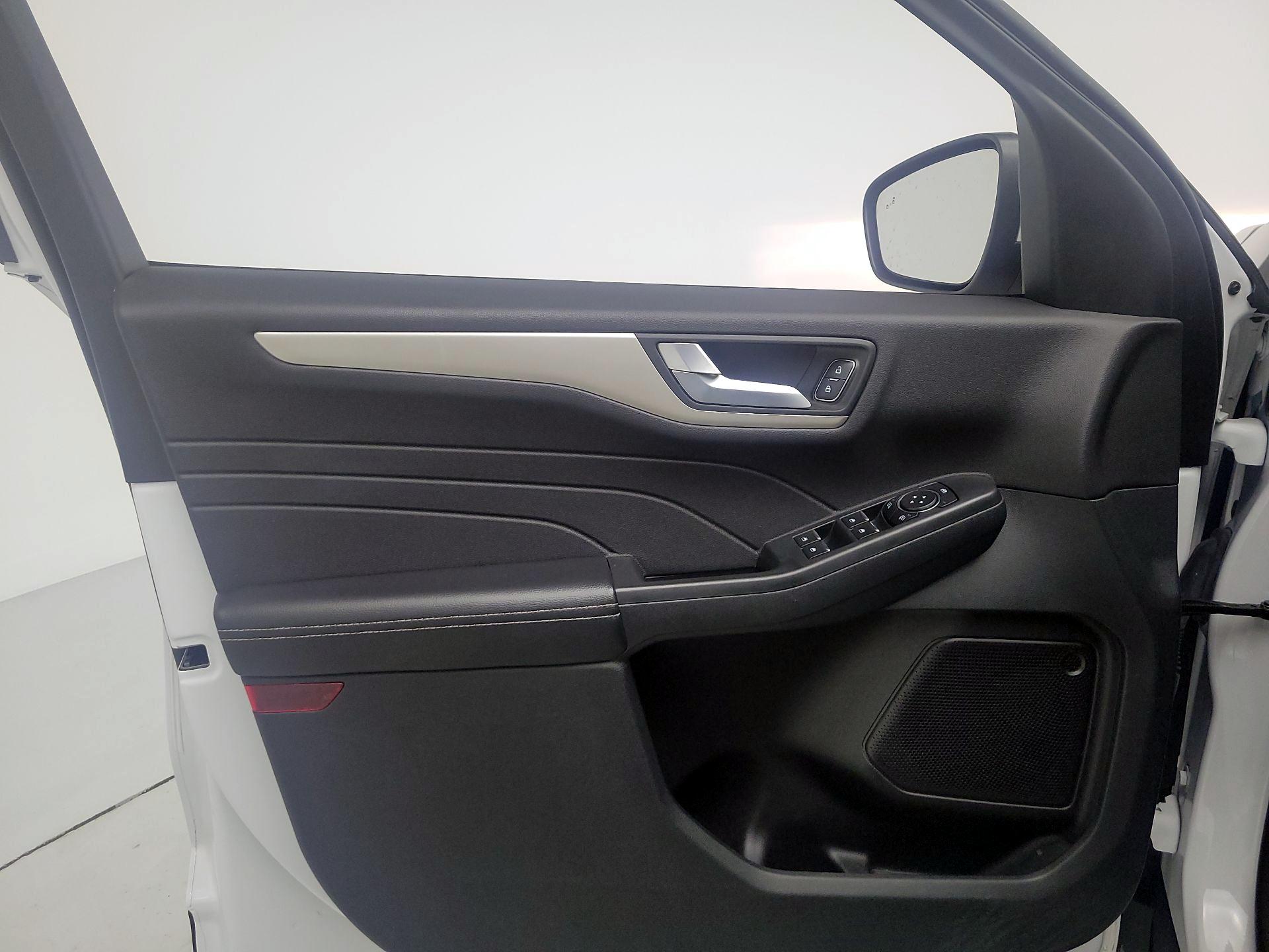 Thumbnail: 2021 Ford Escape - 12