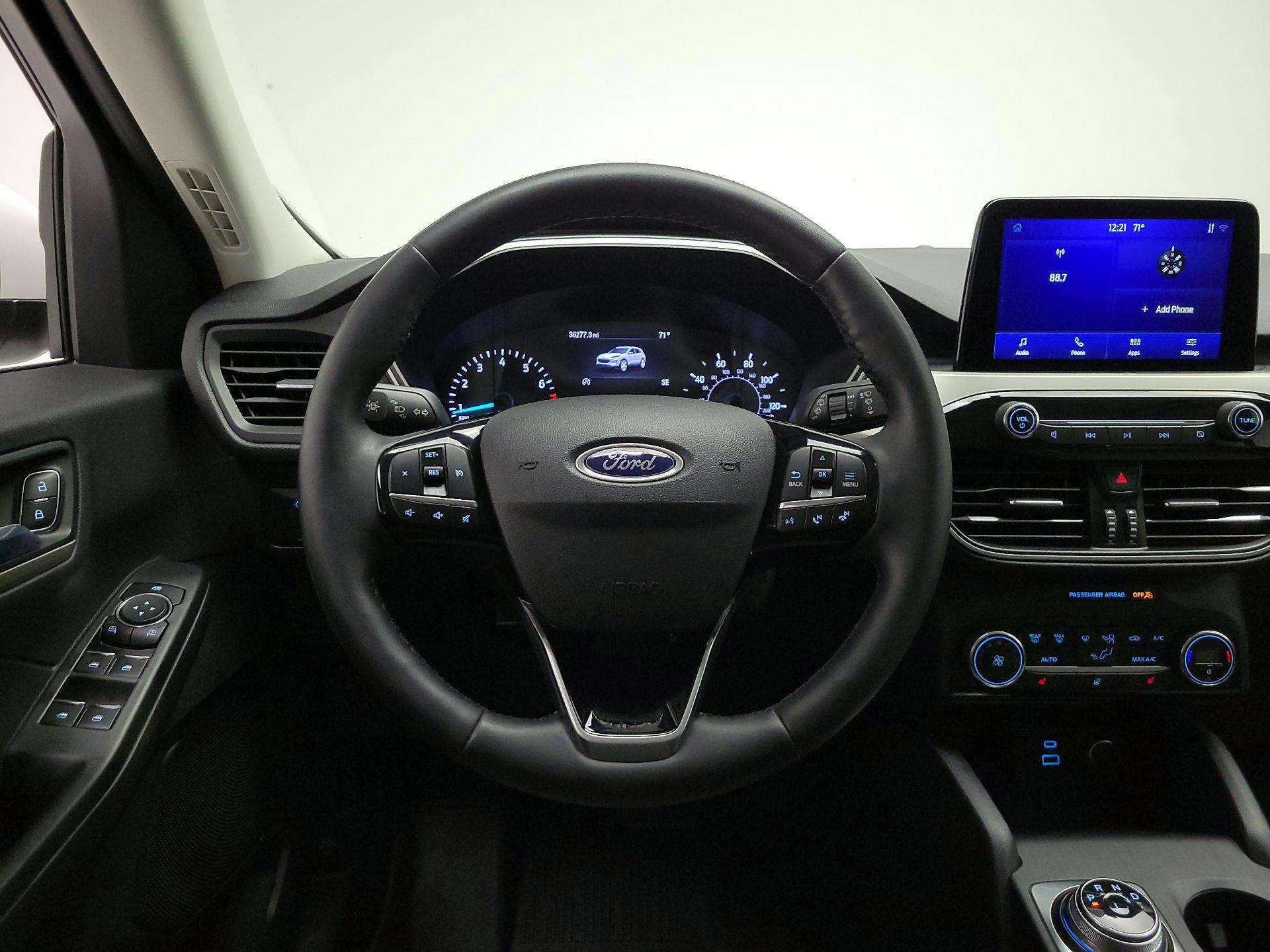 Thumbnail: 2021 Ford Escape - 10