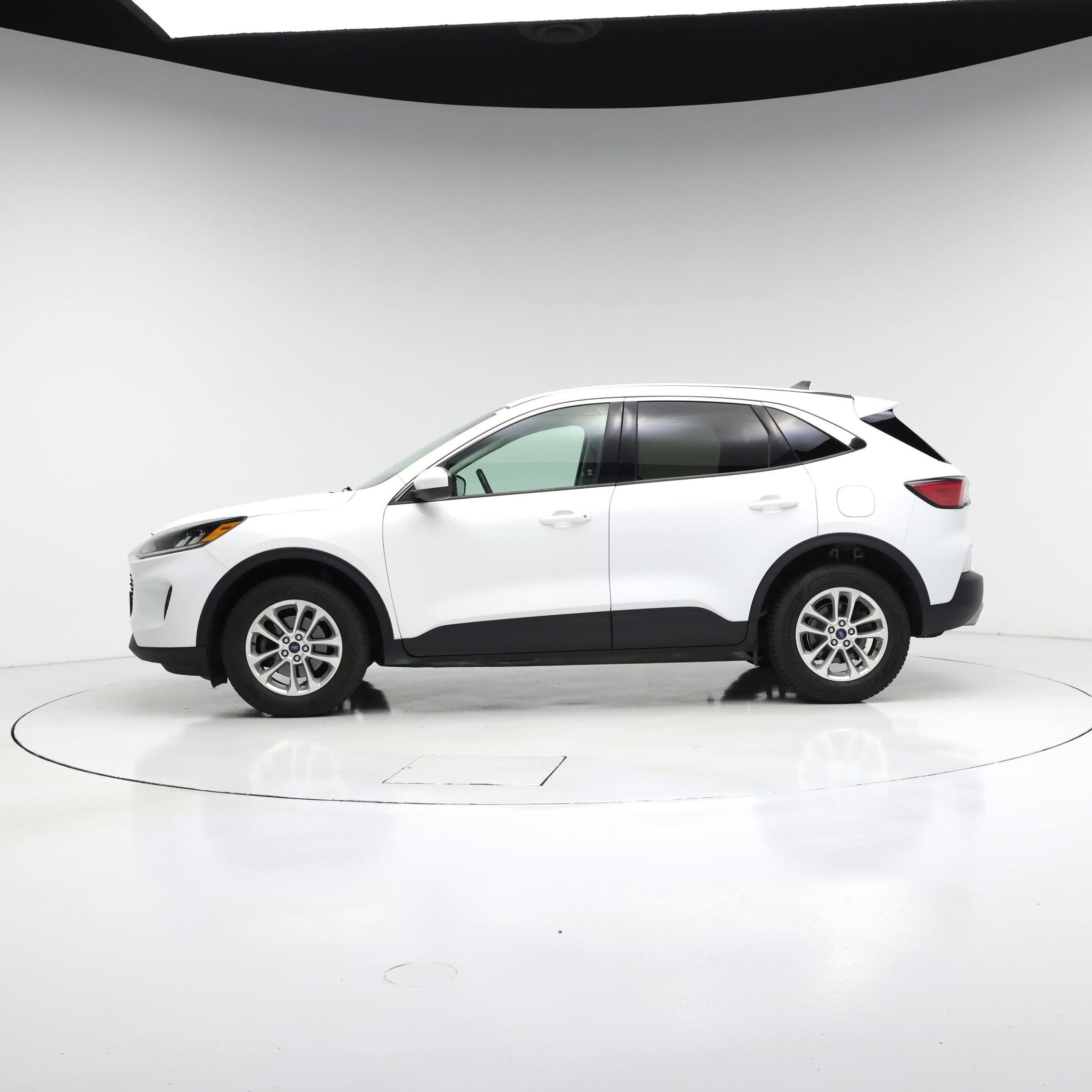 Thumbnail: 2021 Ford Escape - 3