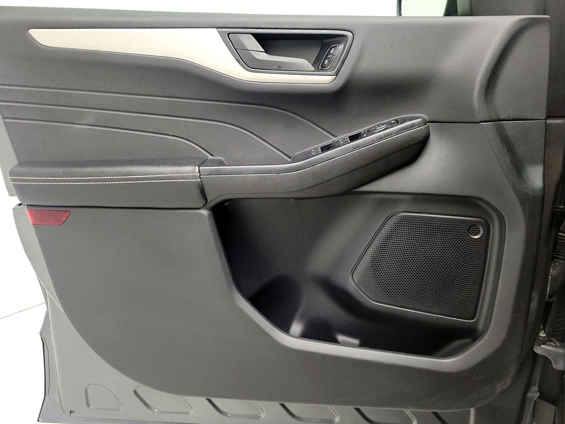 Thumbnail: 2022 Ford Escape - 12