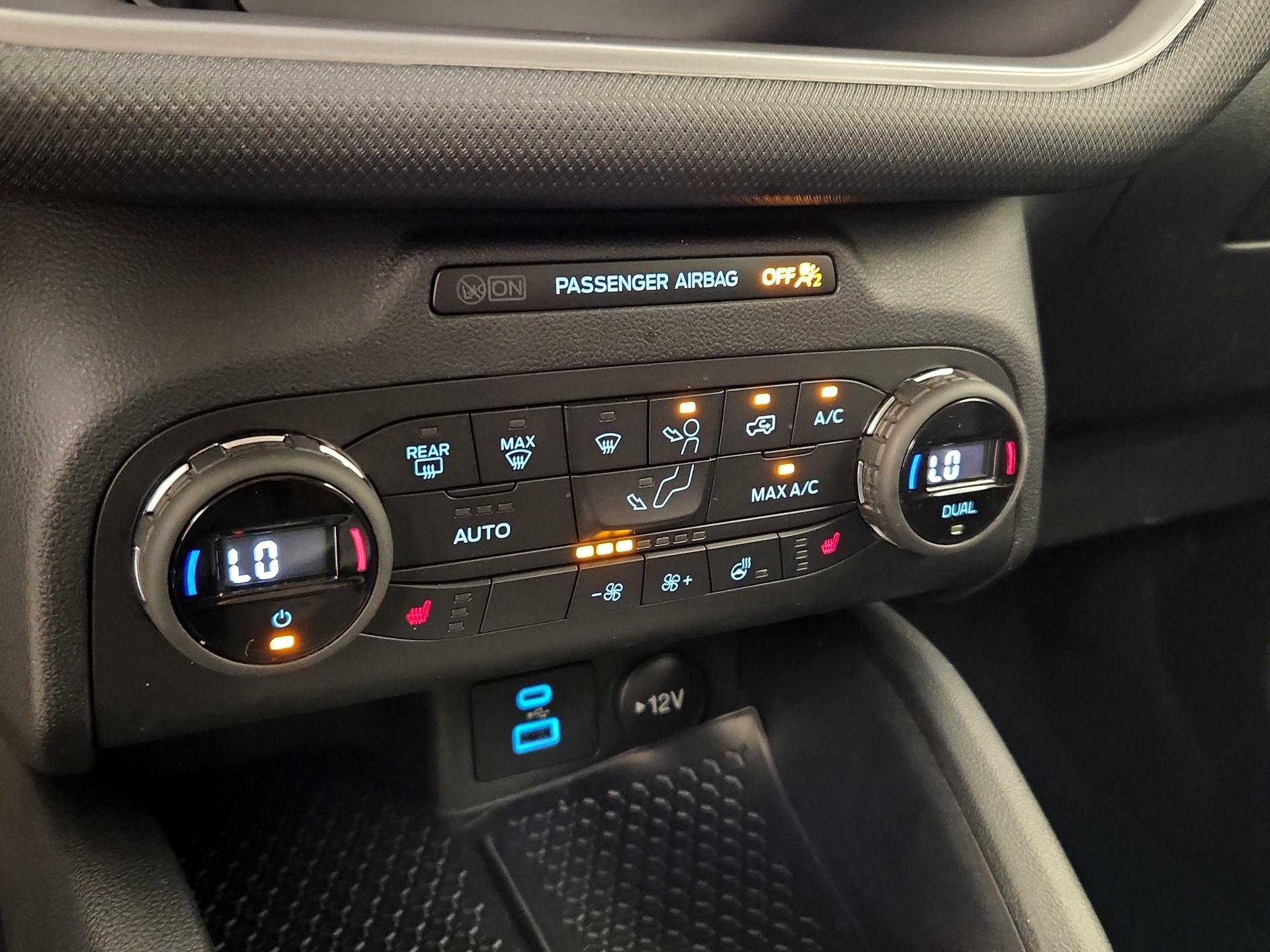 Thumbnail: 2021 Ford Bronco Sport - 16