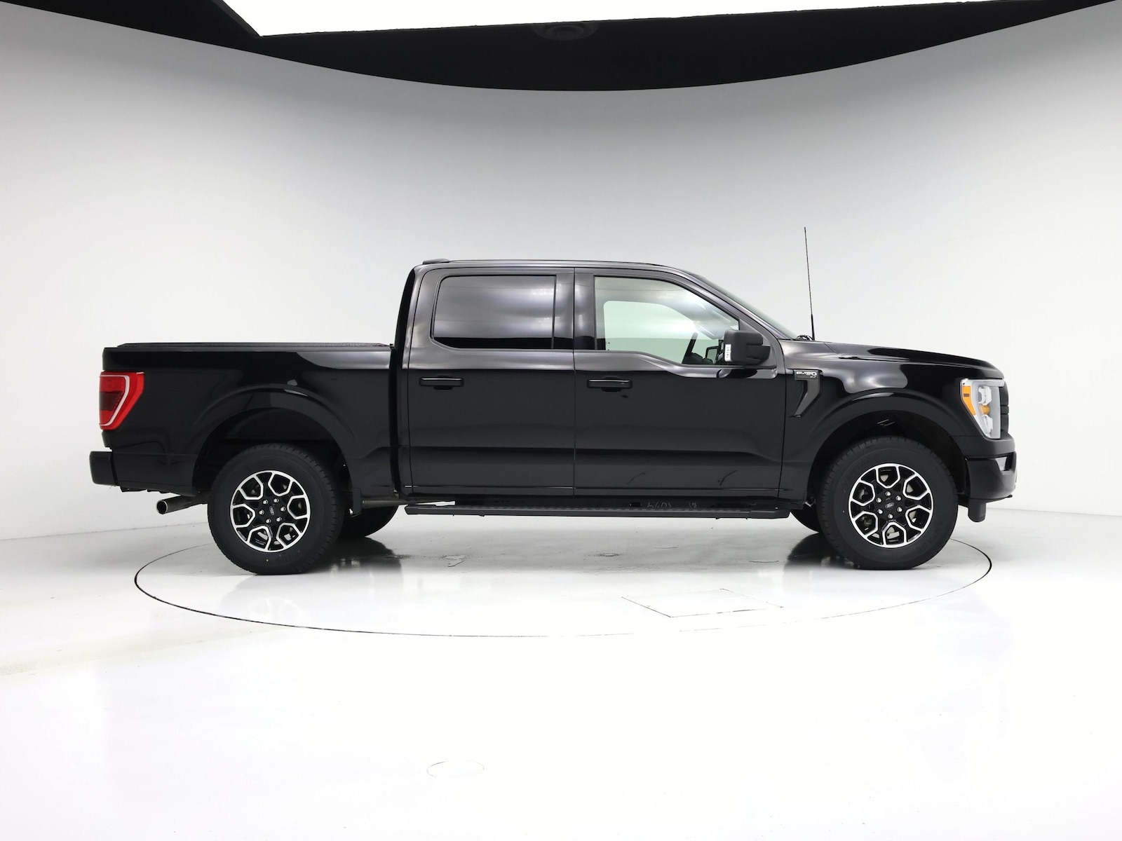 2023 Ford F-150 XLT - Photo 8