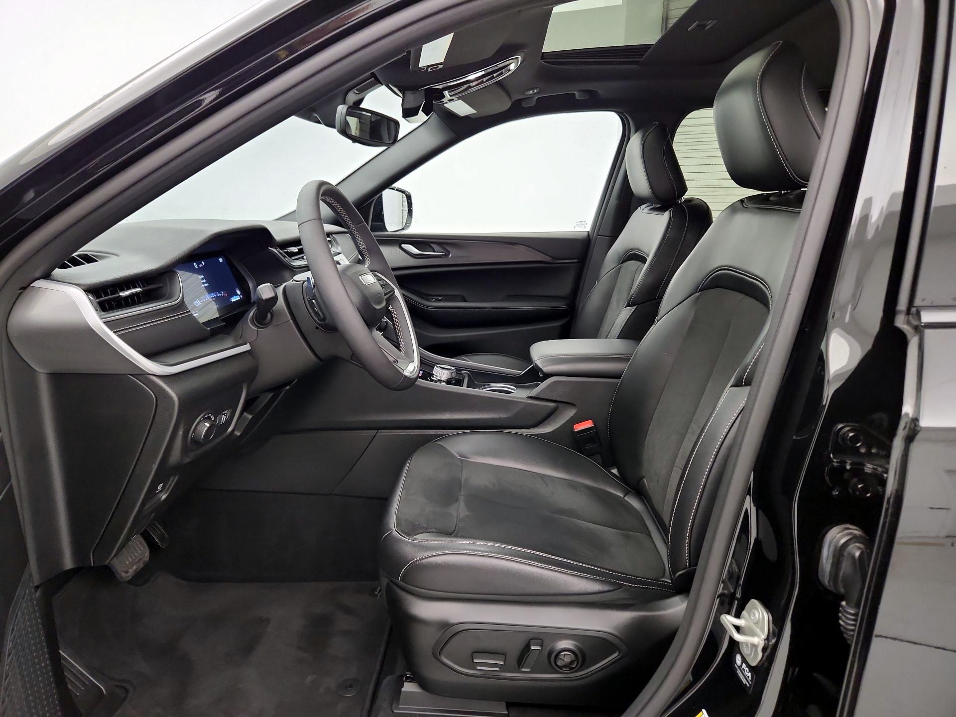 Thumbnail: 2024 Jeep Grand Cherokee - 11