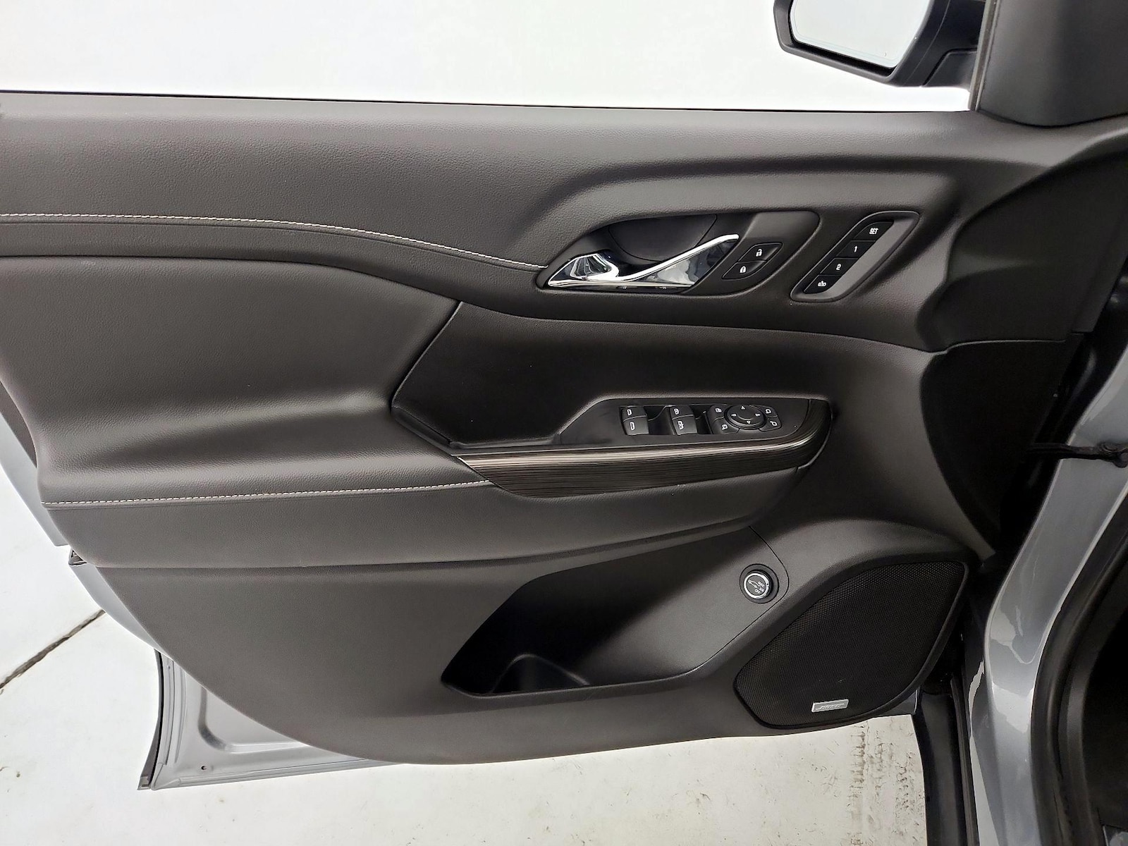 2023 GMC Acadia SLT - Photo 13