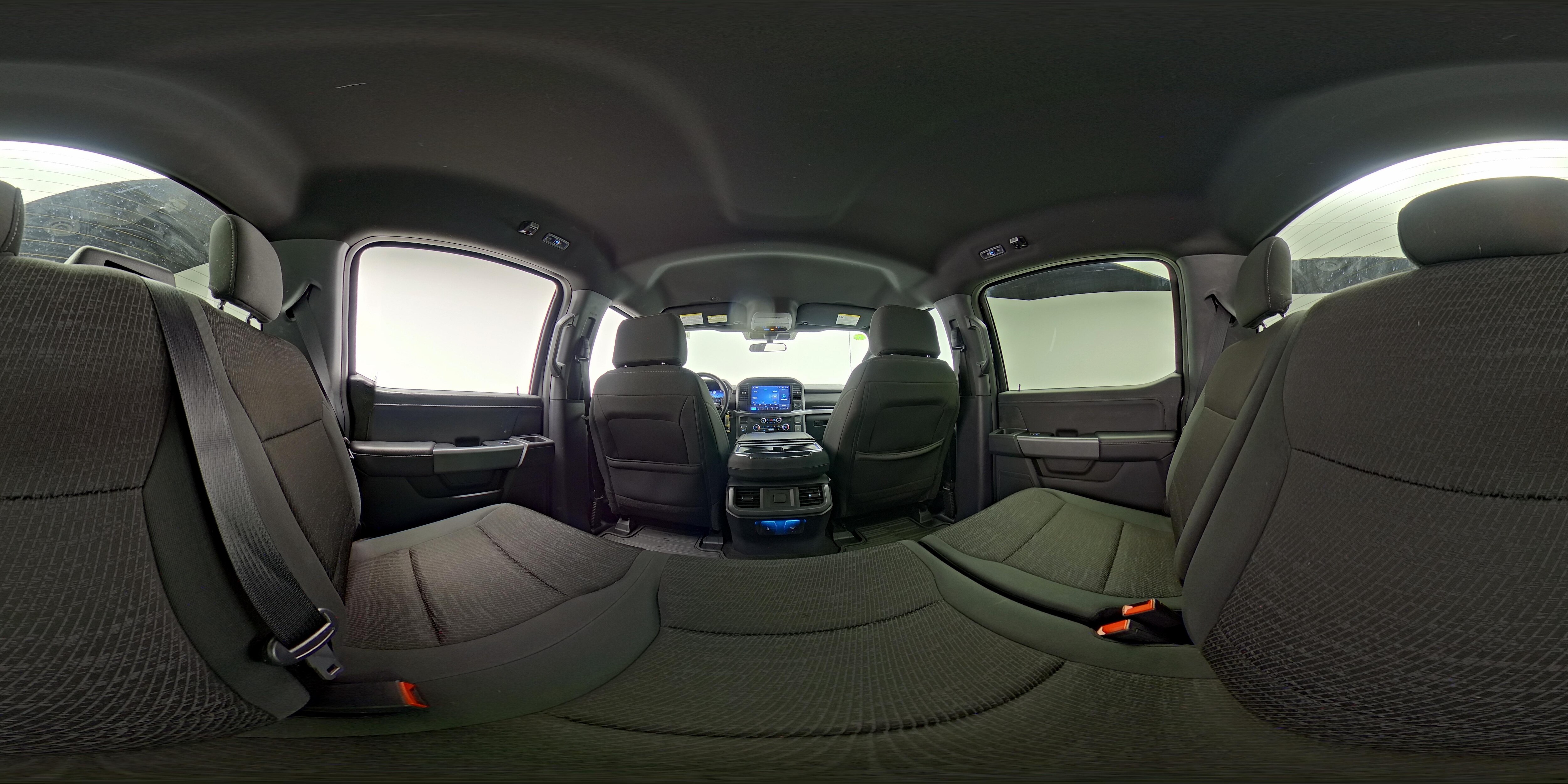 2025 Ford F-150 XLT - Photo 25