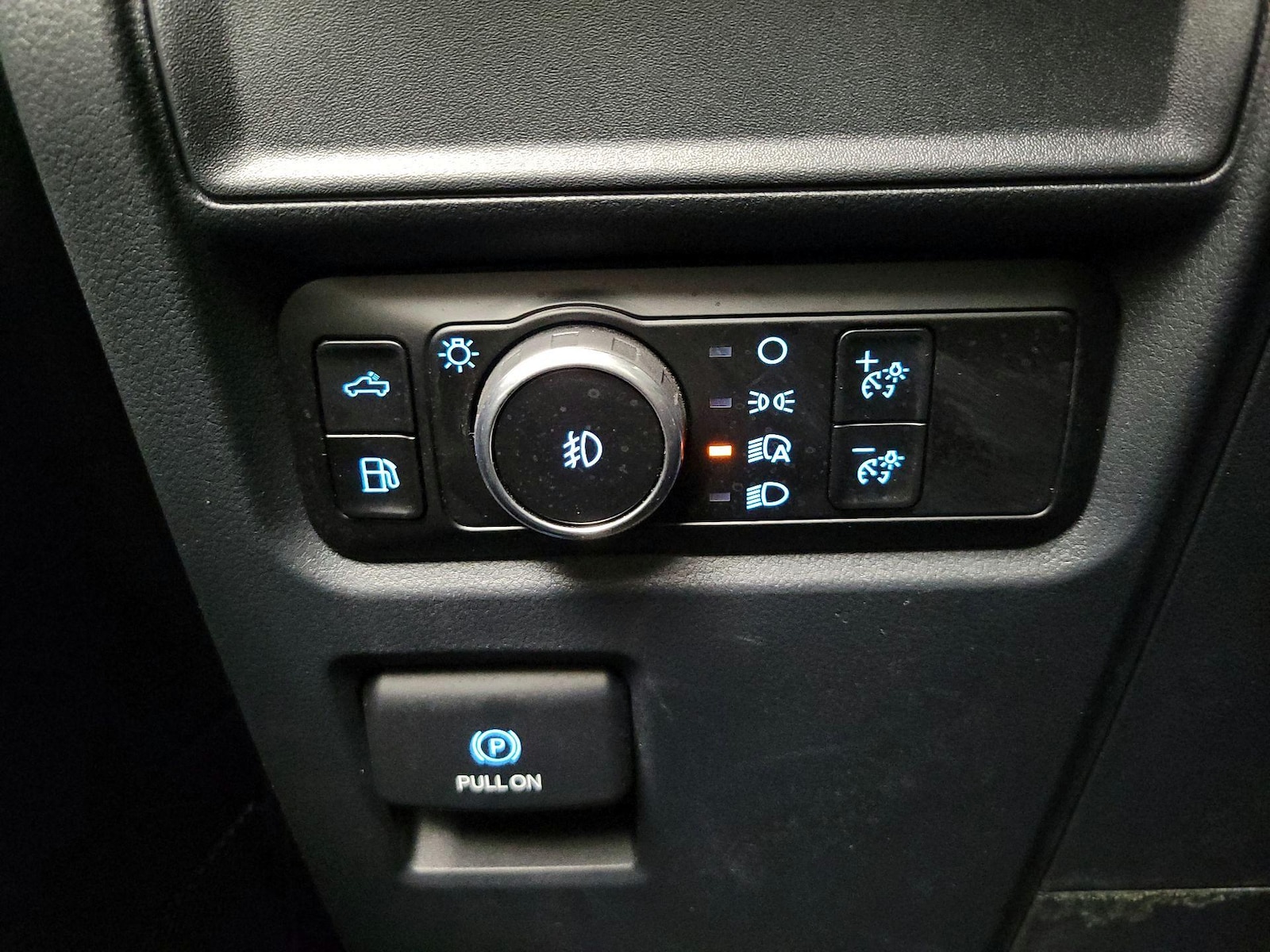 2025 Ford F-150 XLT - Photo 14