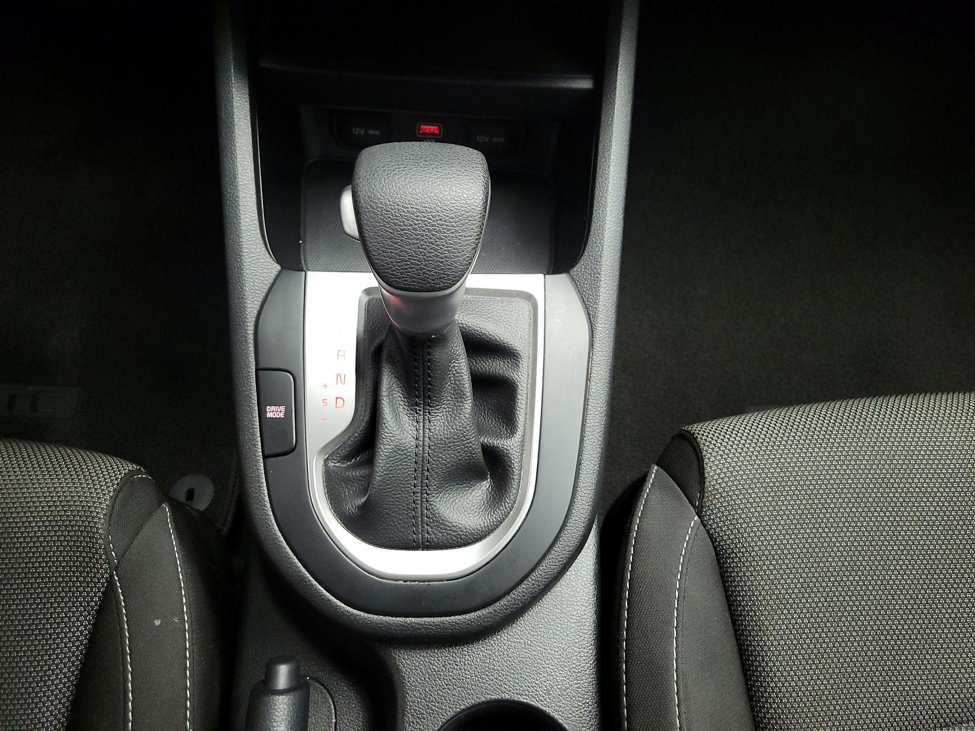 Thumbnail: 2022 Kia Forte - 16